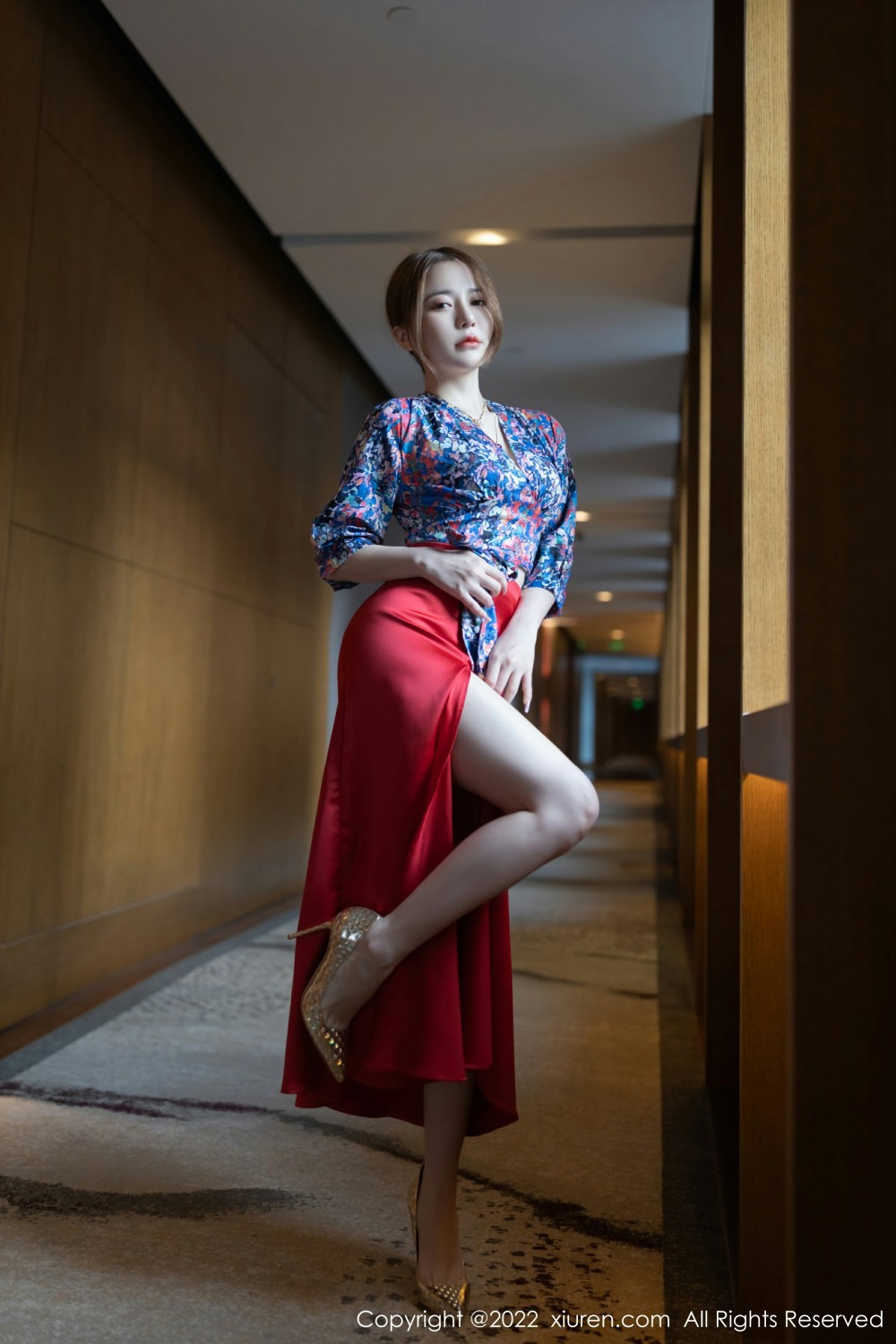 [XiuRen秀人网]No4674鱼子酱Fish性感红裙-[秀人套图]