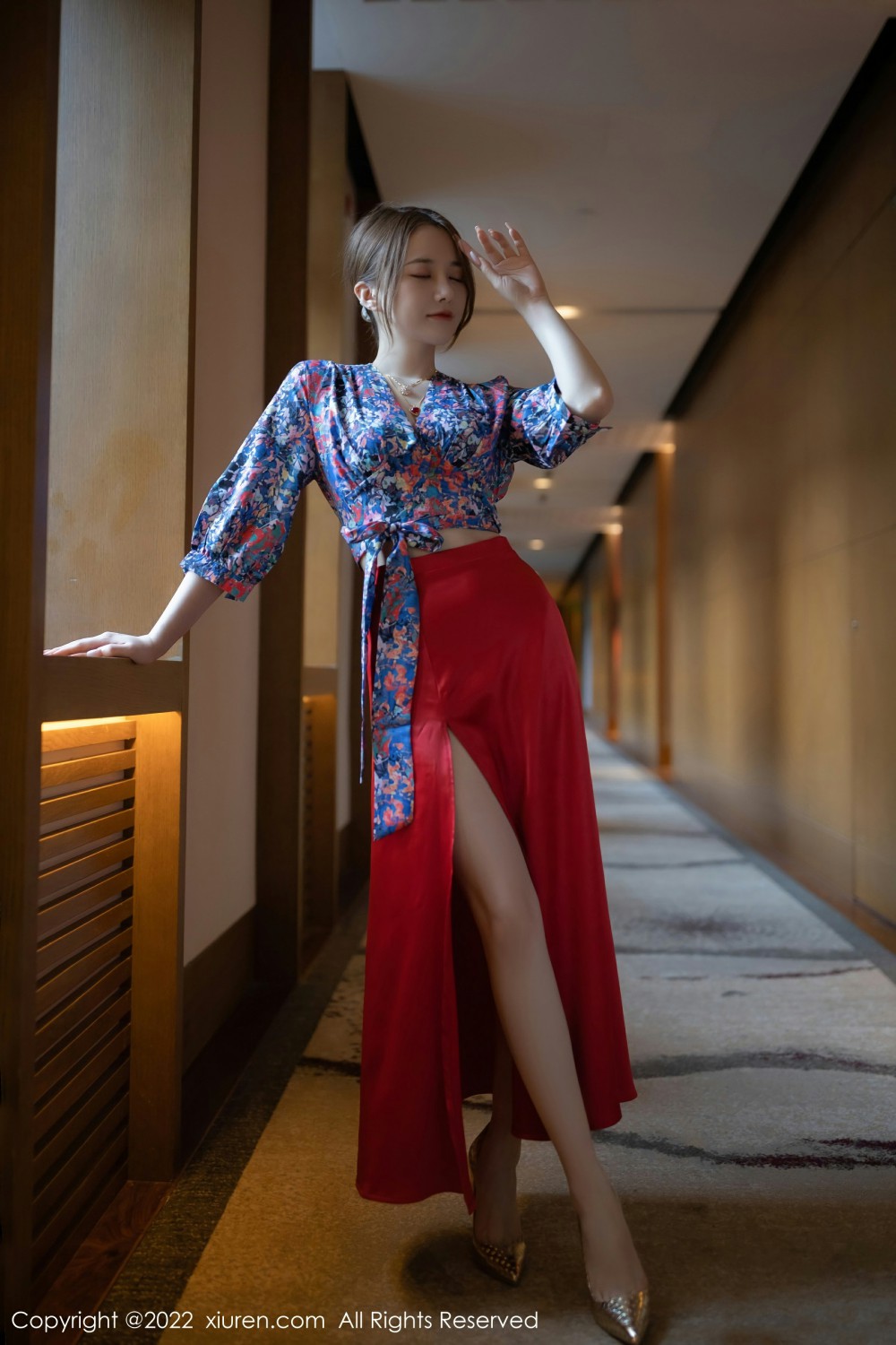 [XiuRen秀人网]No4674鱼子酱Fish性感红裙-[秀人套图]