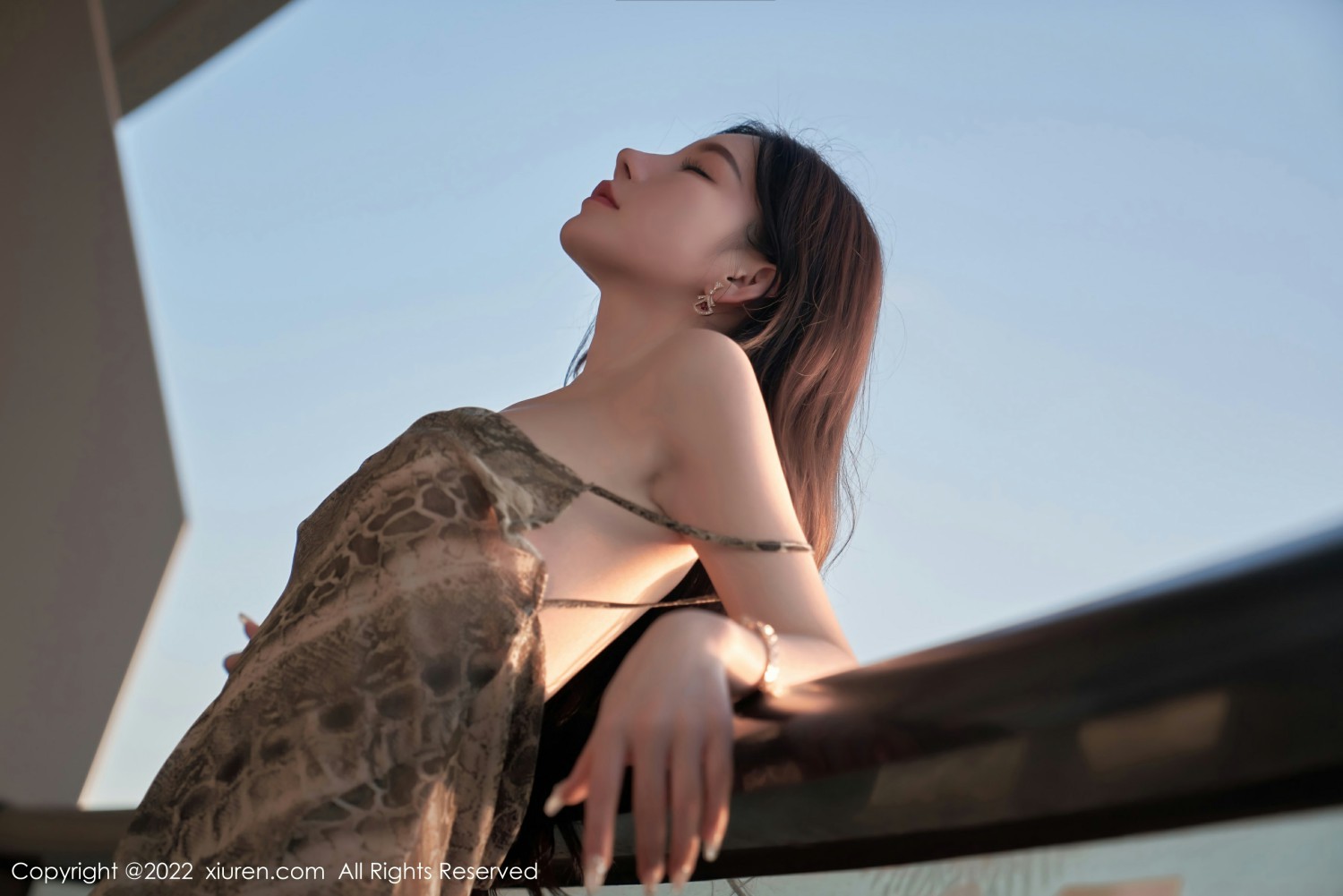 [XiuRen秀人网]No4676周于希Sally妩媚含情-[秀人套图]