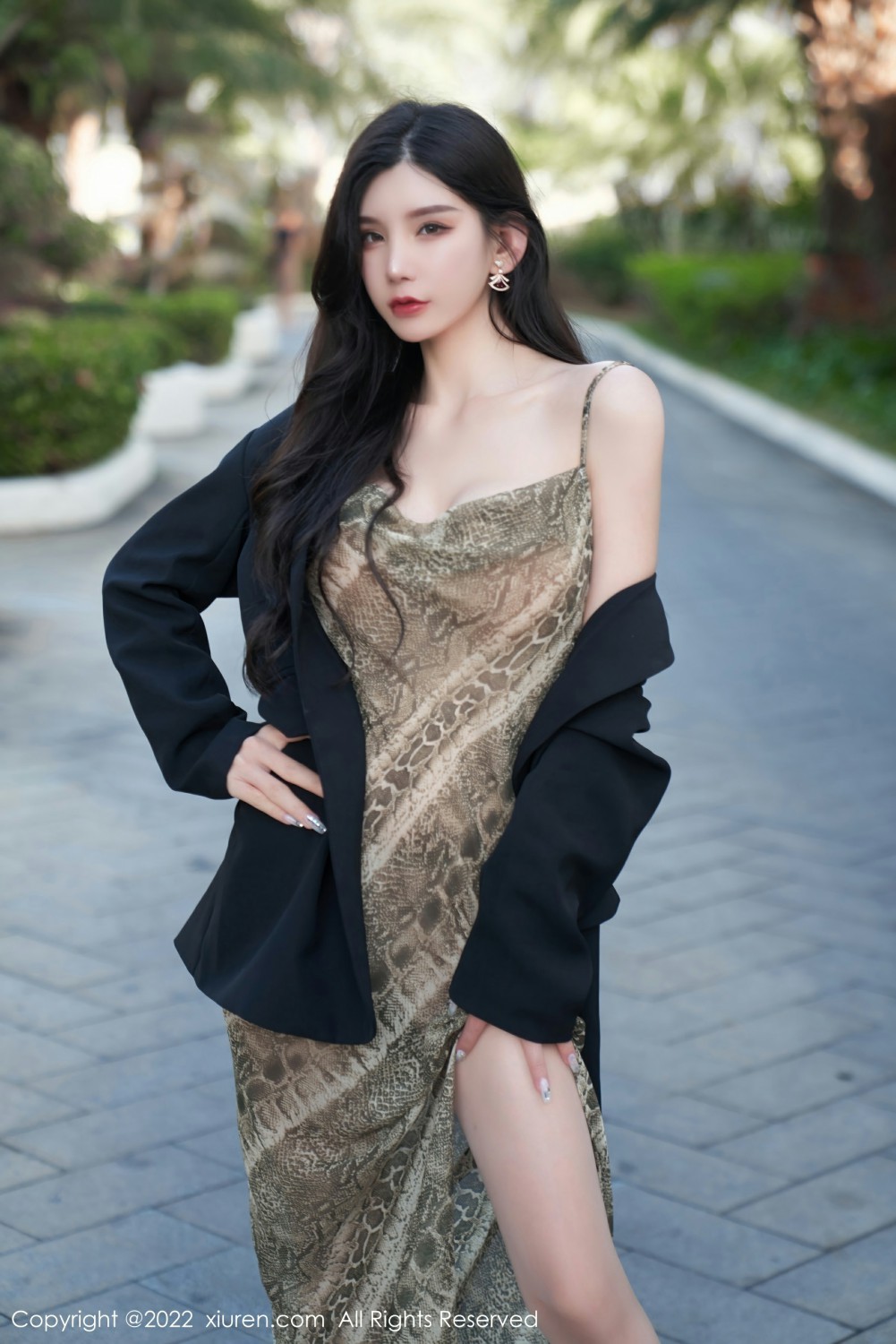 [XiuRen秀人网]No4676周于希Sally妩媚含情-[秀人套图]