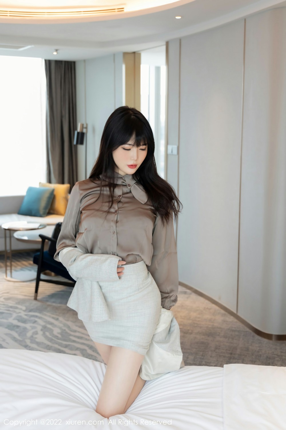 [XiuRen秀人网]No4689Arude薇薇制服诱惑-[秀人套图]