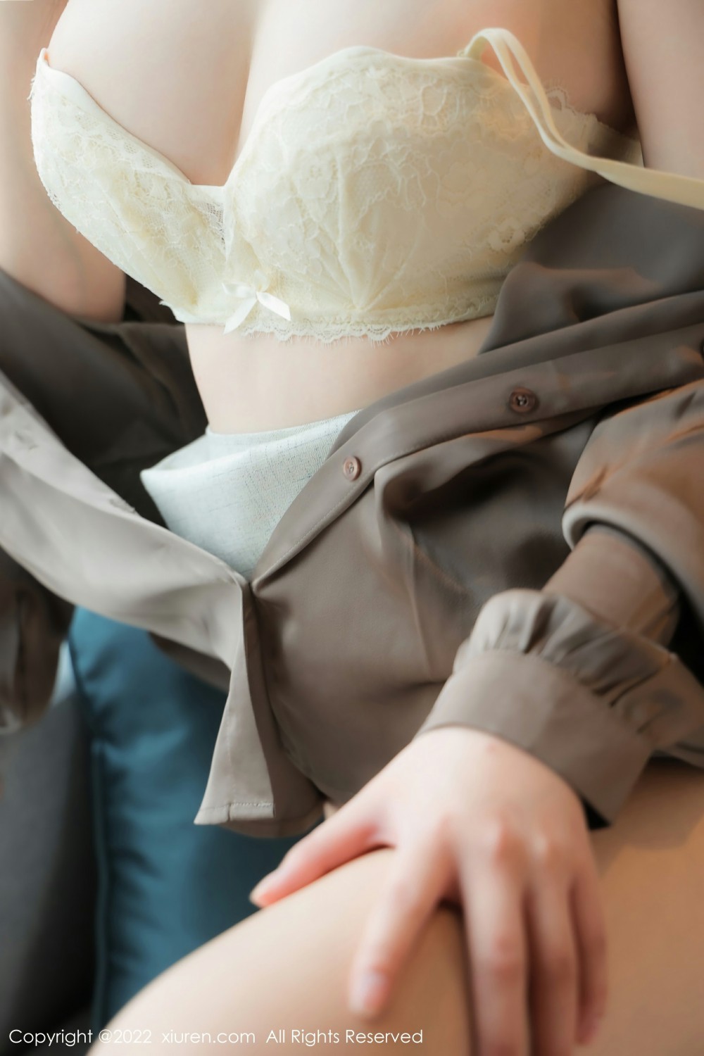 [XiuRen秀人网]No4689Arude薇薇制服诱惑-[秀人套图]