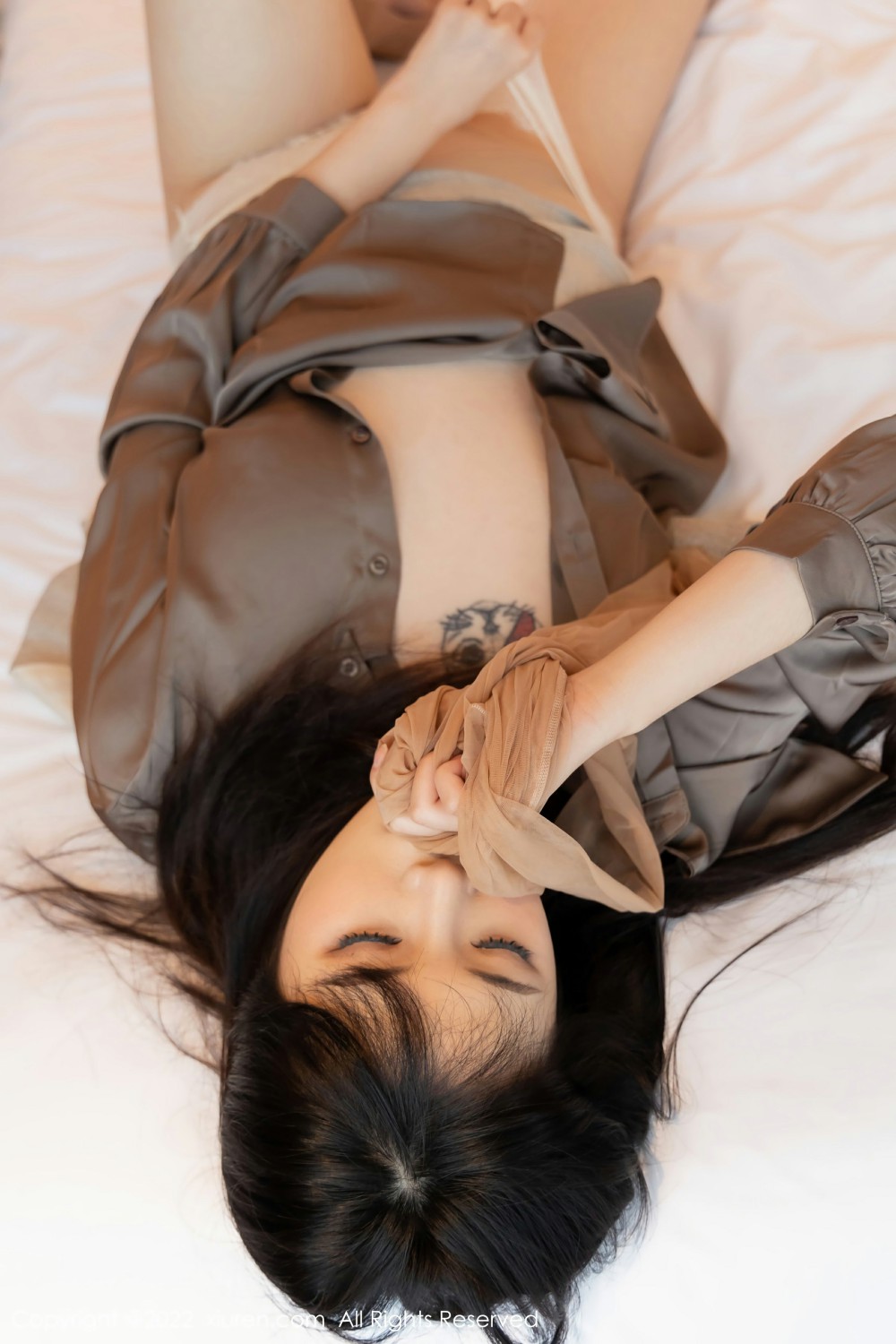 [XiuRen秀人网]No4689Arude薇薇制服诱惑-[秀人套图]