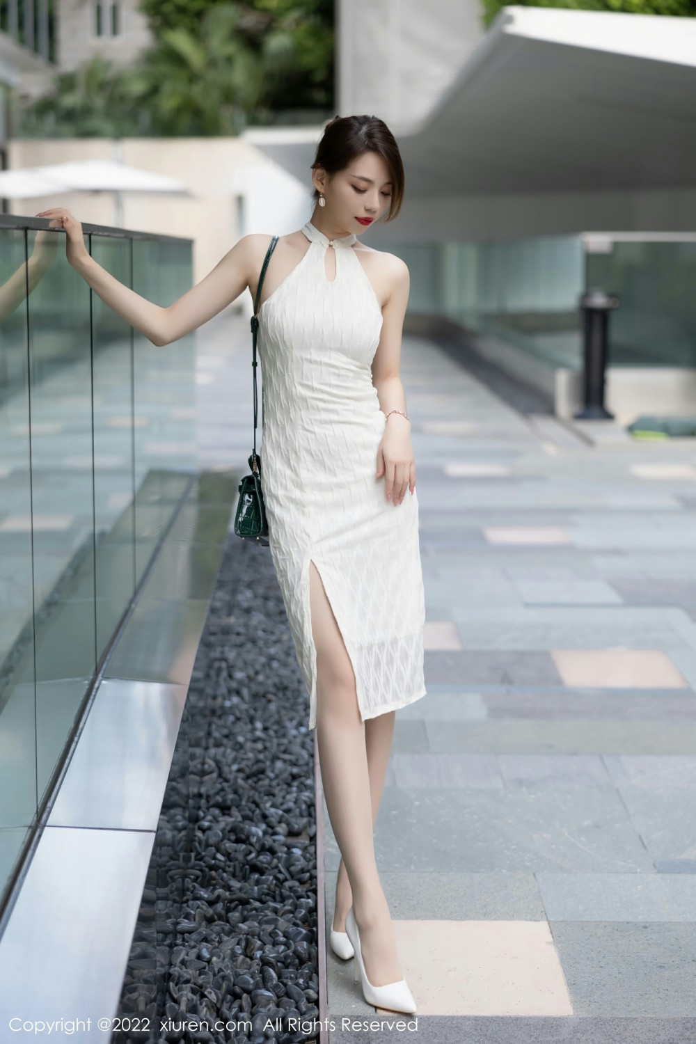 [XiuRen秀人网]No4691言沫白色连衣裙-[秀人套图]