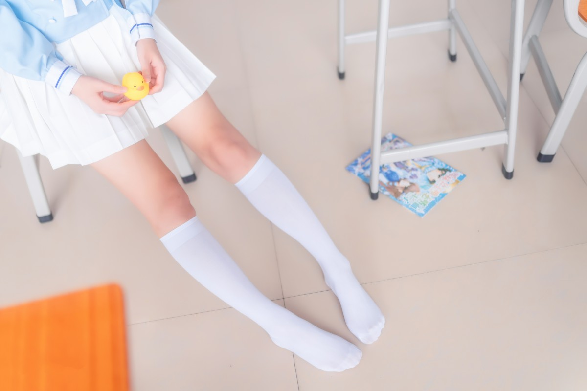 [喵糖映画]VOL009小黄鸭与白丝-COSPLAY