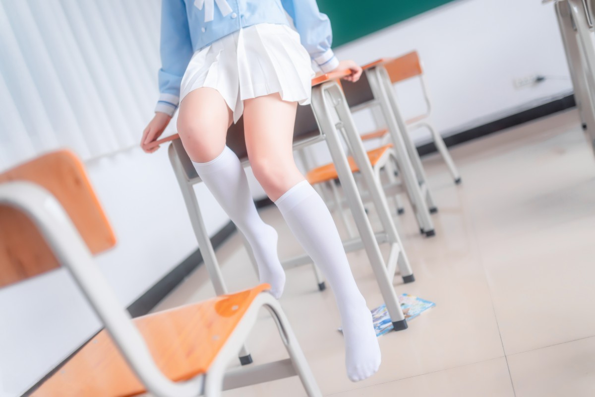 [喵糖映画]VOL009小黄鸭与白丝-COSPLAY