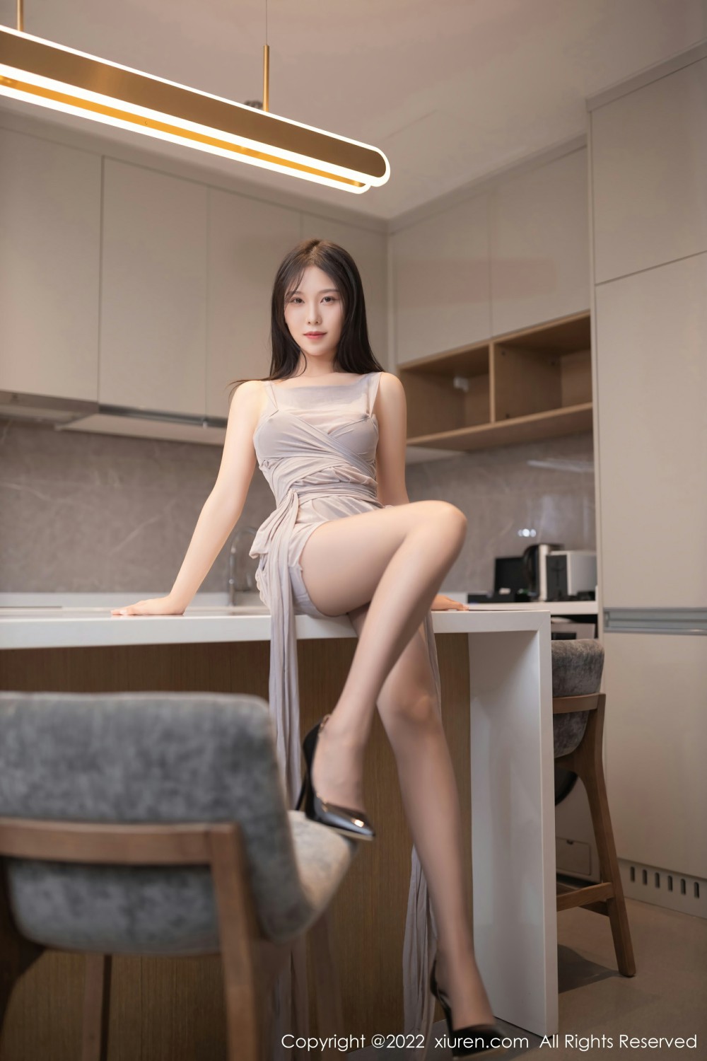 [XiuRen秀人网]No4727利世露肩长裙-[秀人套图]