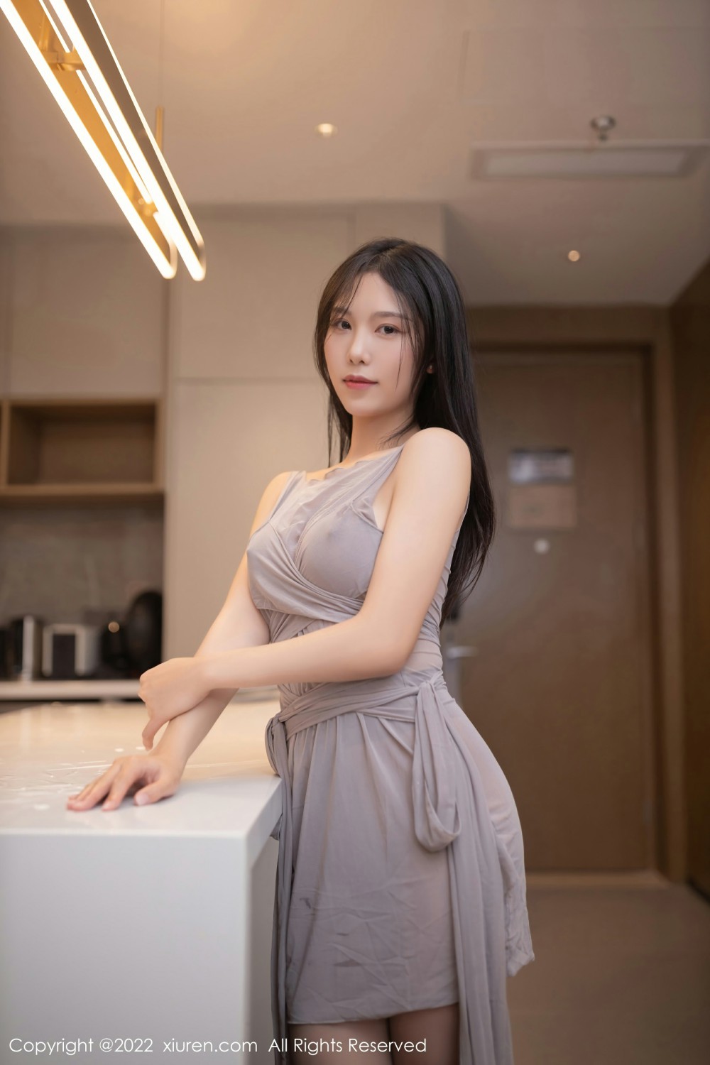 [XiuRen秀人网]No4727利世露肩长裙-[秀人套图]