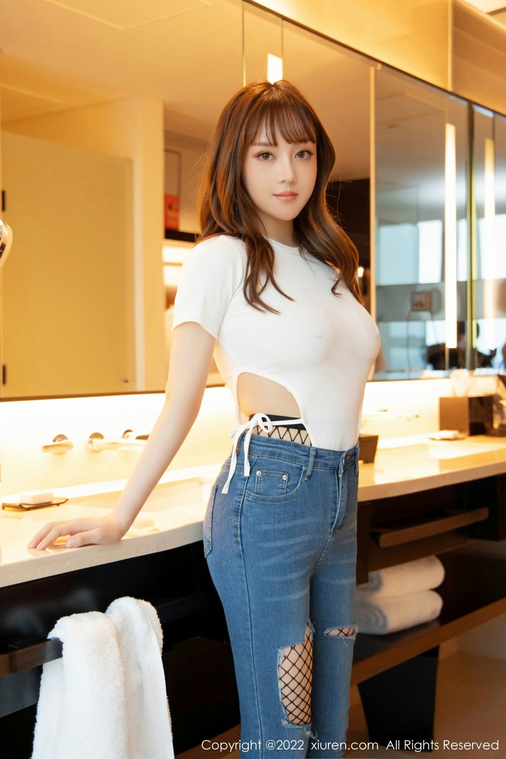 [XiuRen秀人网]No4729豆瓣酱性感牛仔裤-[秀人套图]