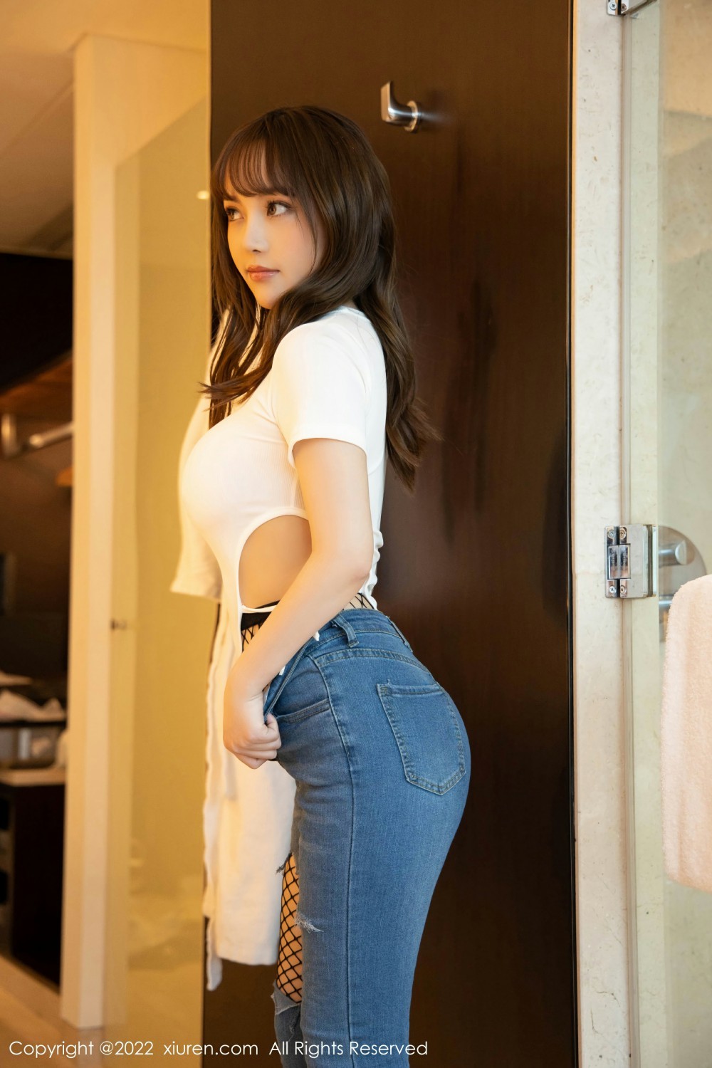 [XiuRen秀人网]No4729豆瓣酱性感牛仔裤-[秀人套图]