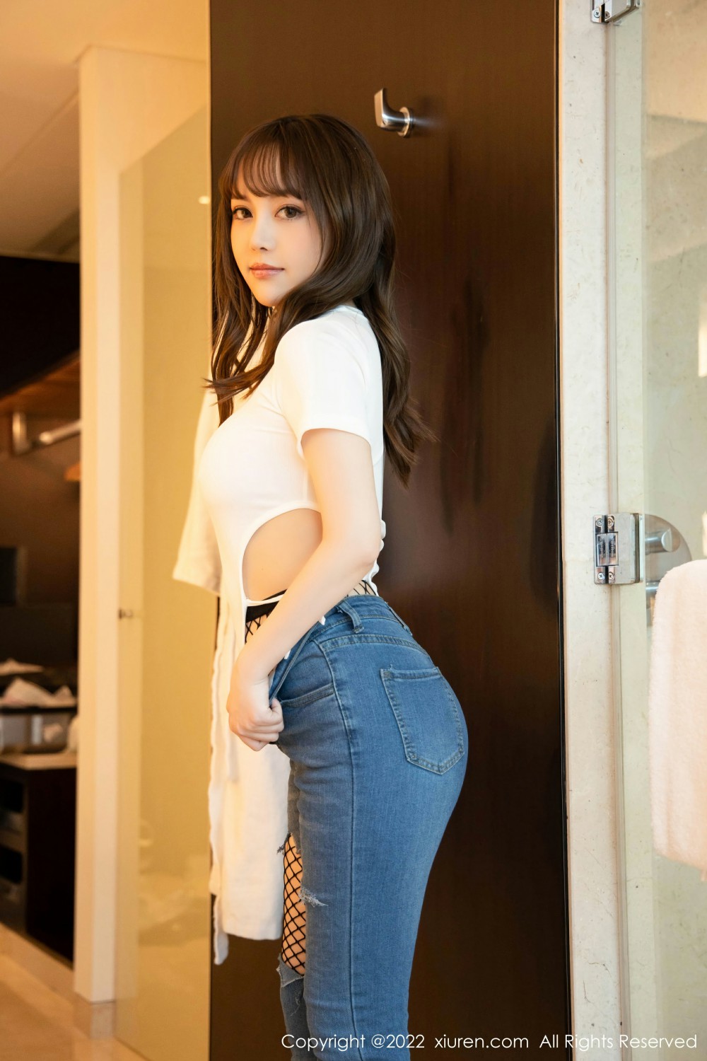 [XiuRen秀人网]No4729豆瓣酱性感牛仔裤-[秀人套图]