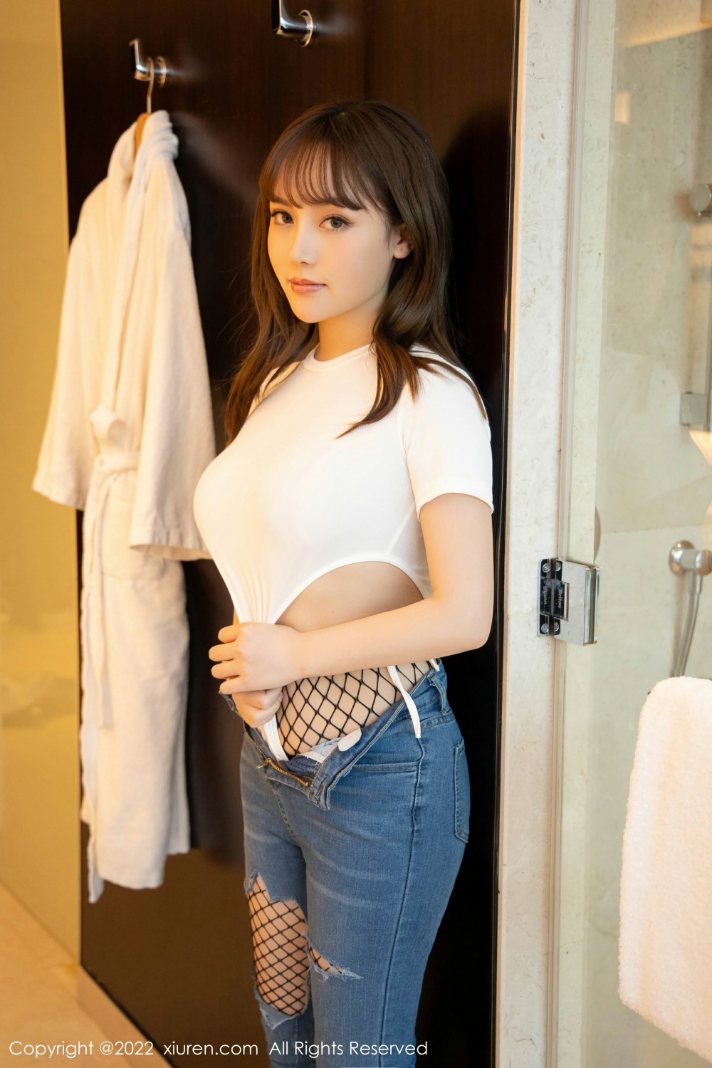 [XiuRen秀人网]No4729豆瓣酱性感牛仔裤-[秀人套图]