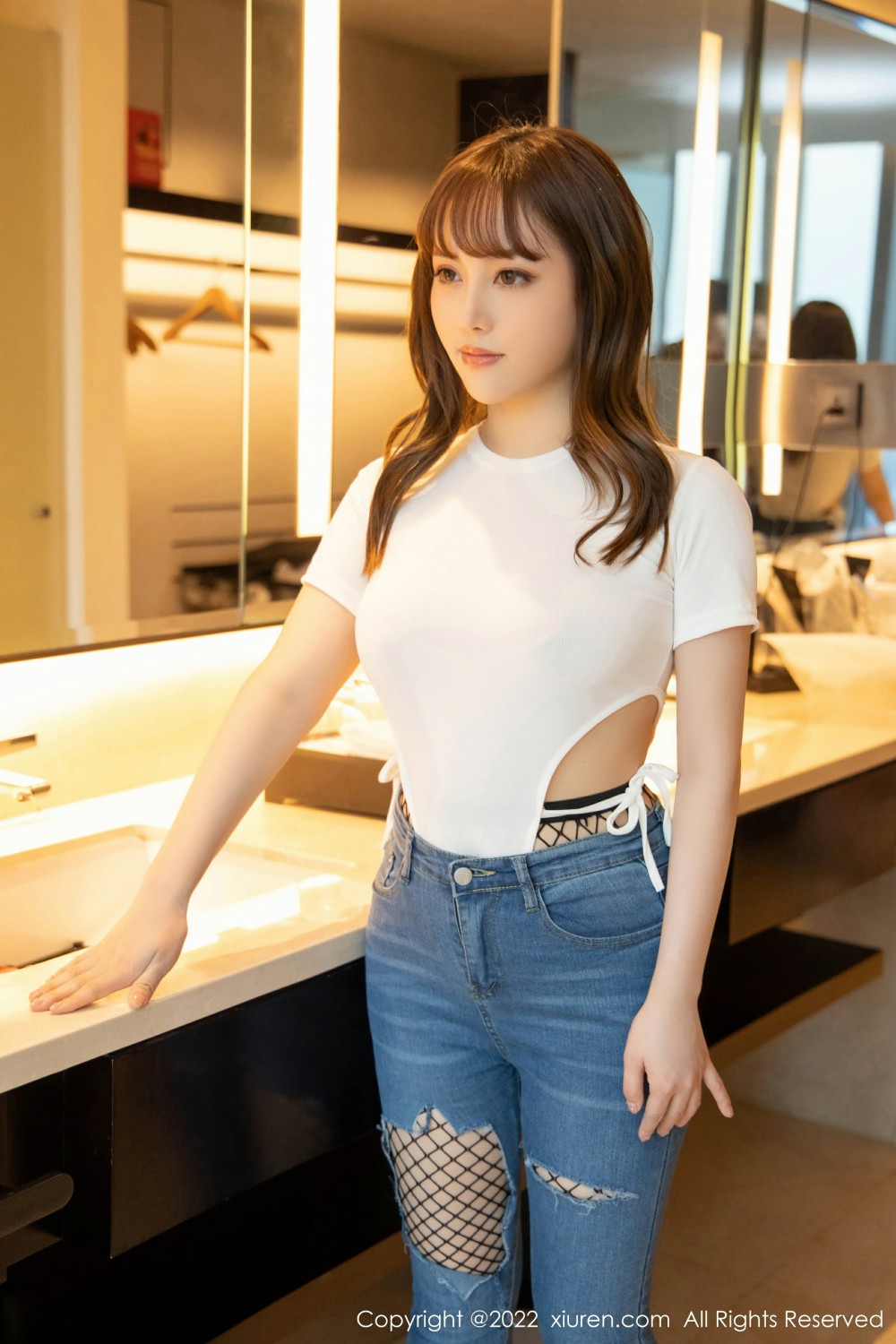 [XiuRen秀人网]No4729豆瓣酱性感牛仔裤-[秀人套图]