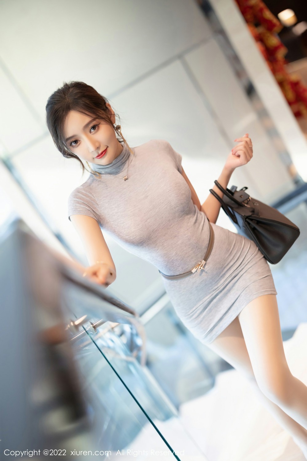 [XiuRen秀人网]No4743王馨瑶yanni灰色连衣裙-[秀人套图]