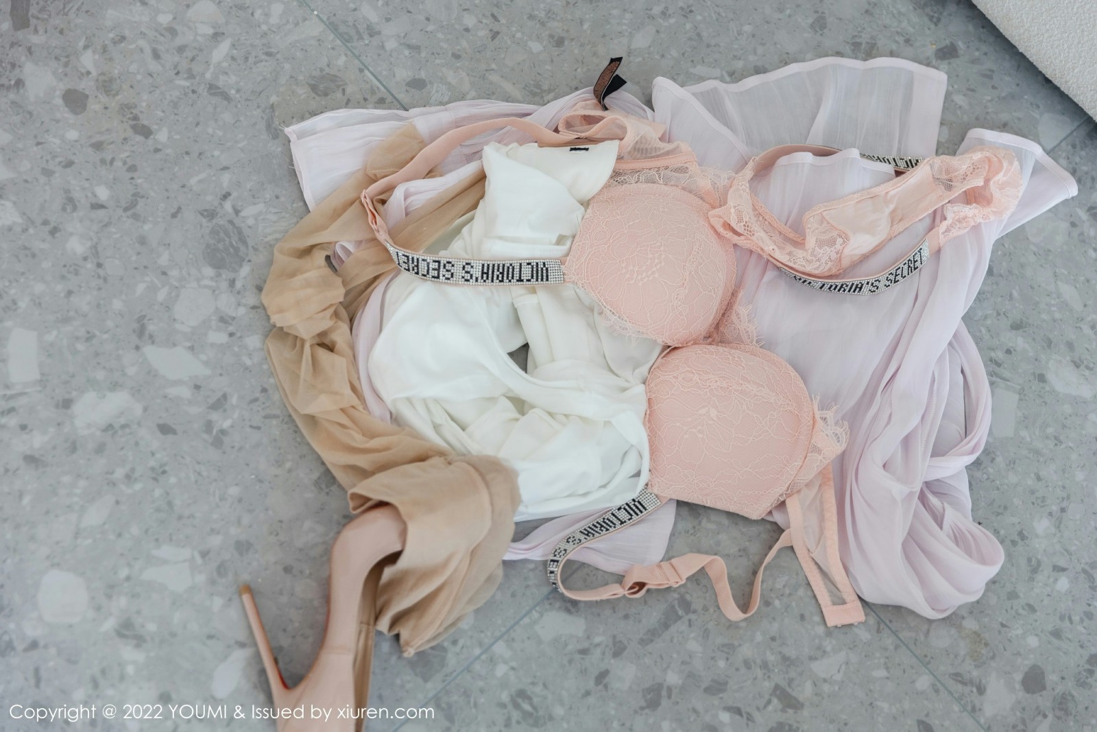 [YOUMI尤蜜荟]20220610VOL801允爾-[秀人套图]