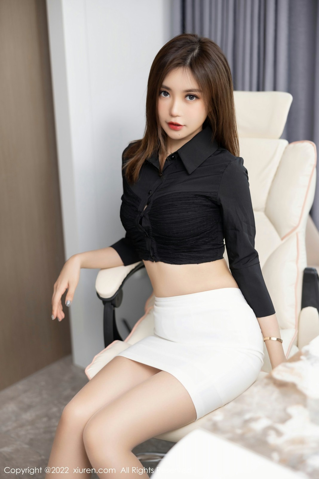 [XiuRen秀人网]20220617No5160绮里嘉ula-[秀人套图]