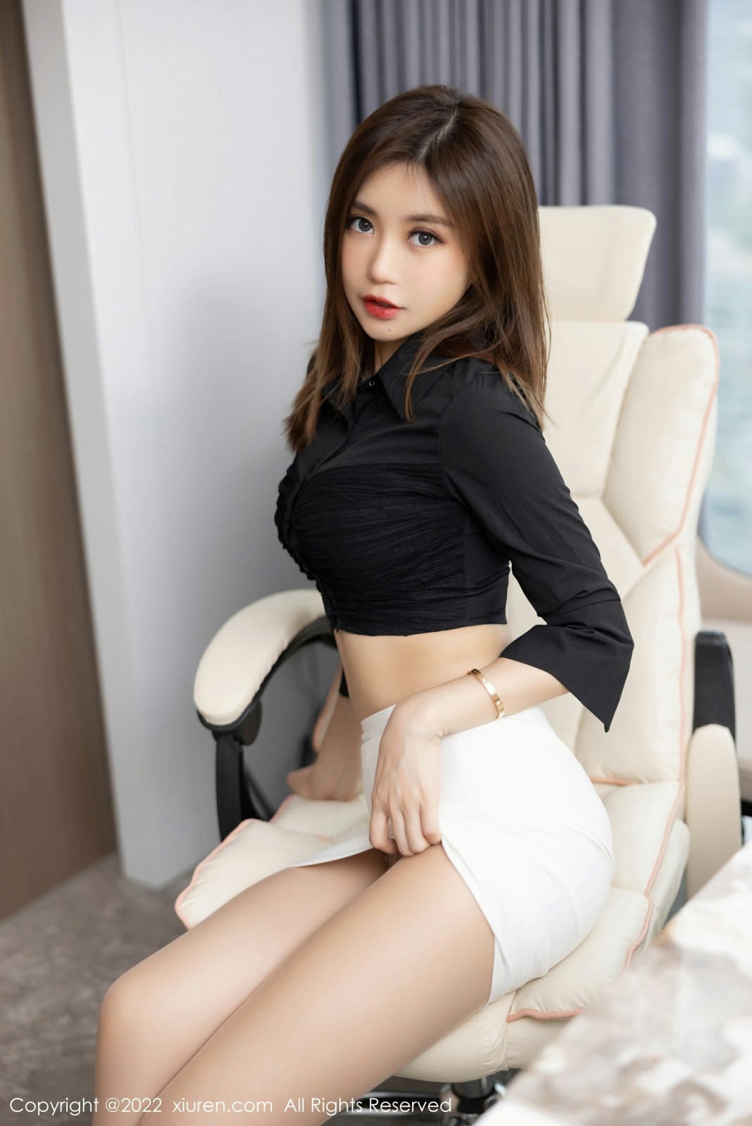 [XiuRen秀人网]20220617No5160绮里嘉ula-[秀人套图]