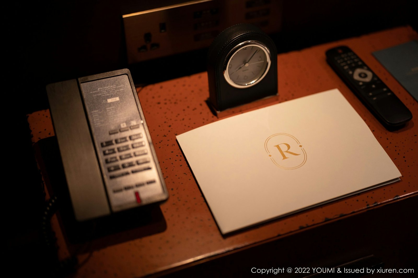 [YOUMI尤蜜荟]20220715VOL816奶瓶土肥圆矮挫丑黑穷-[秀人套图]