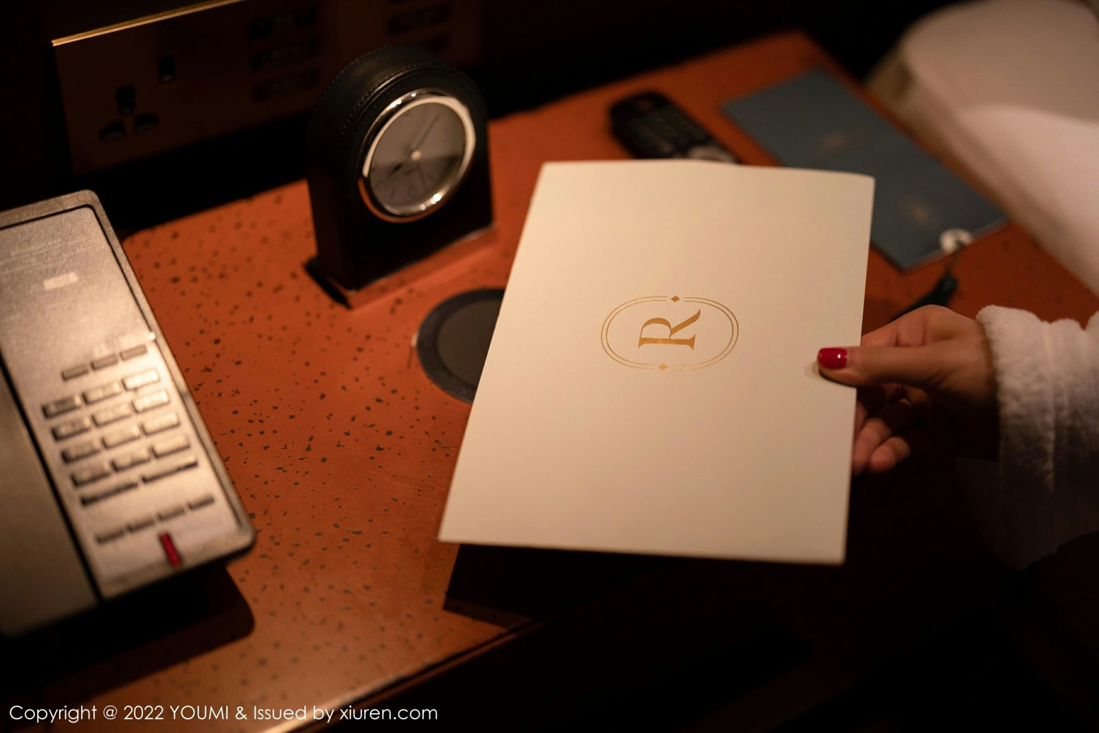 [YOUMI尤蜜荟]20220715VOL816奶瓶土肥圆矮挫丑黑穷-[秀人套图]