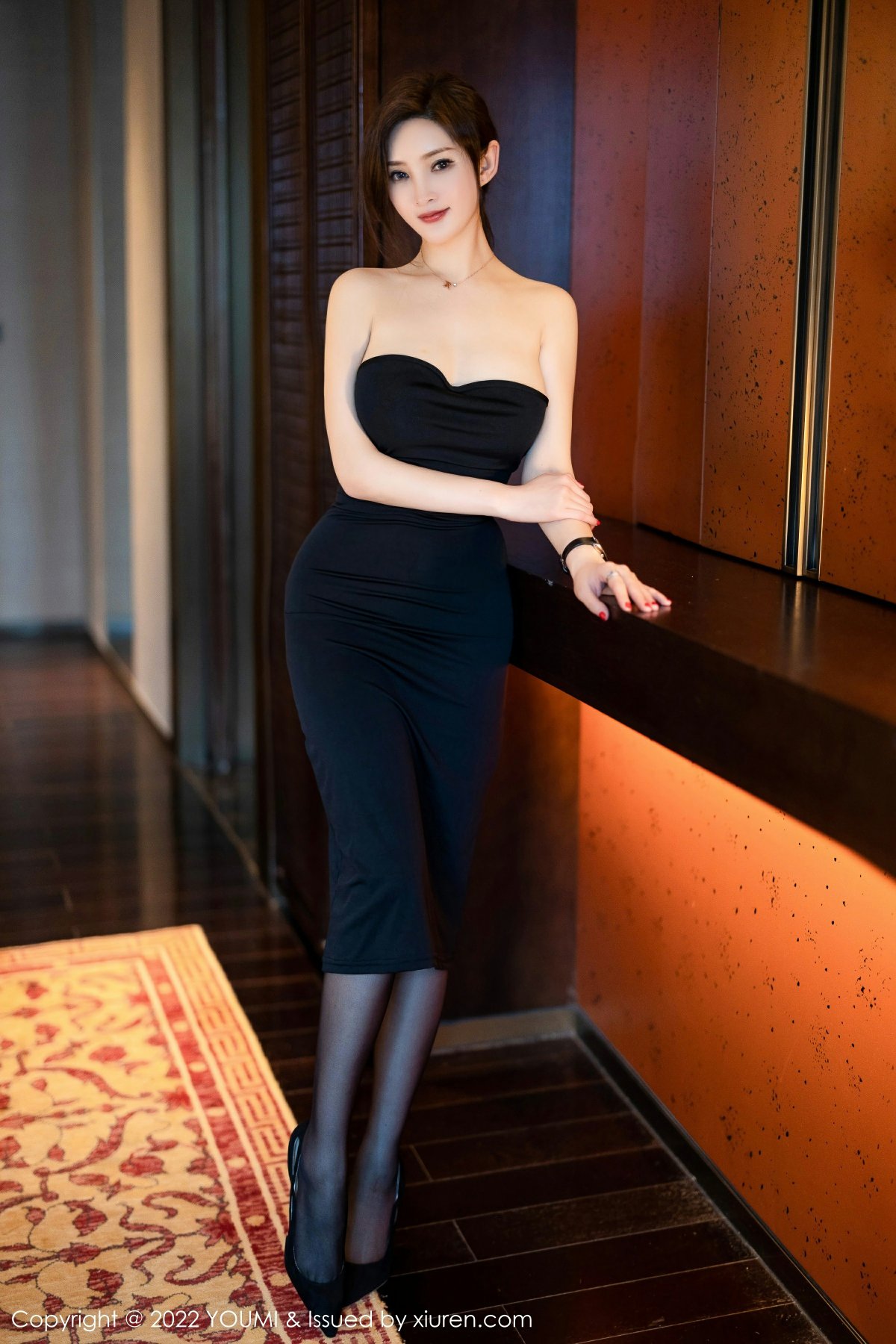 [YOUMI尤蜜荟]20220719VOL817奶瓶土肥圆矮挫丑黑穷-[秀人套图]