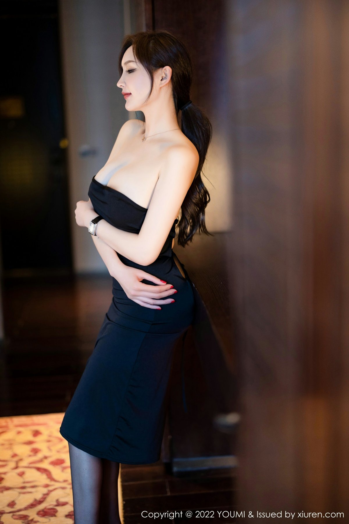 [YOUMI尤蜜荟]20220719VOL817奶瓶土肥圆矮挫丑黑穷-[秀人套图]