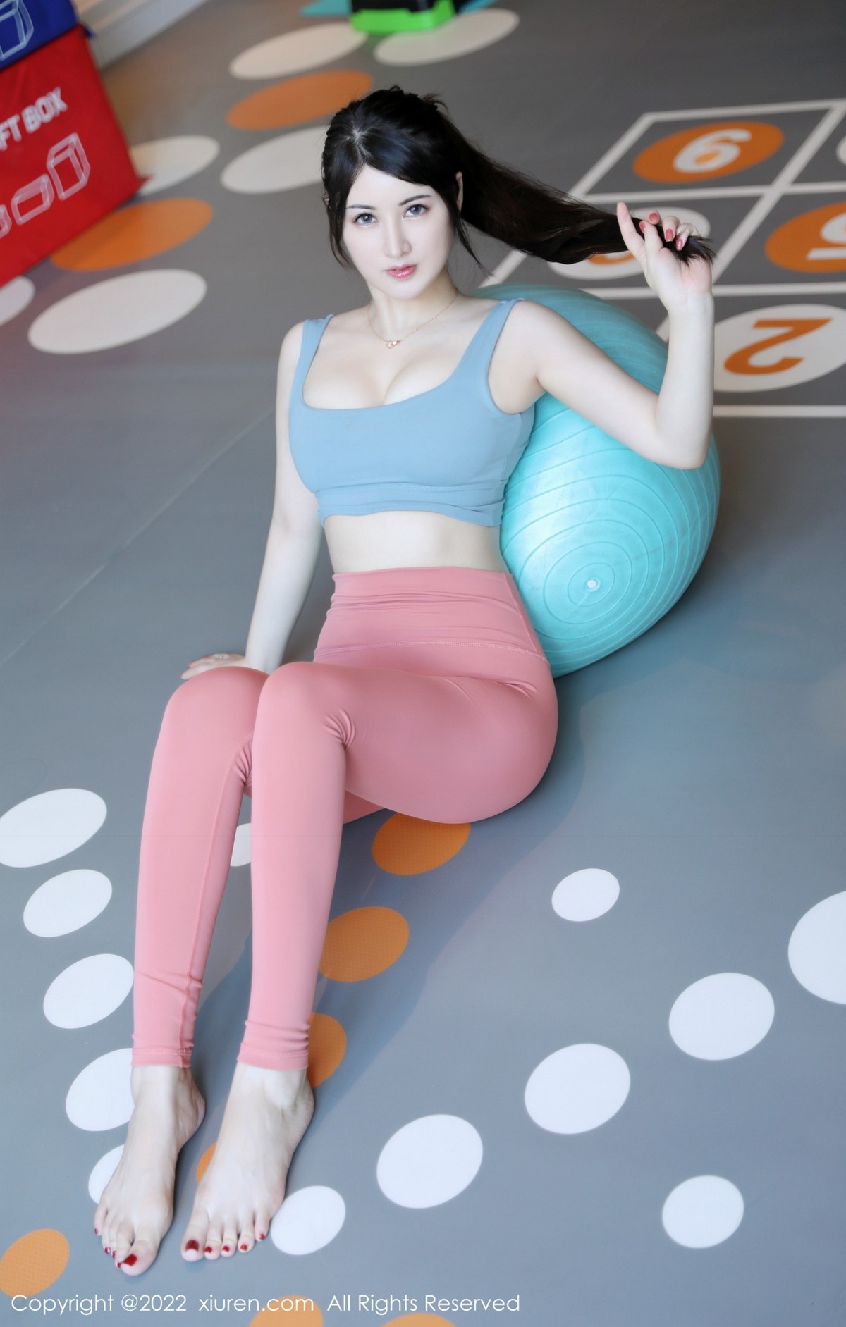 【XiuRen秀人網】20220809Vol5406詩詩kiki【55P】-[秀人套图]