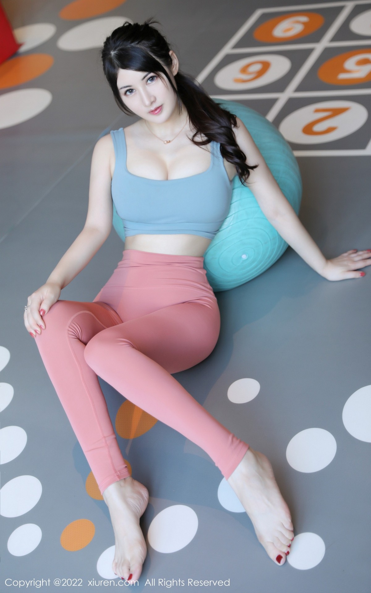 【XiuRen秀人網】20220809Vol5406詩詩kiki【55P】-[秀人套图]