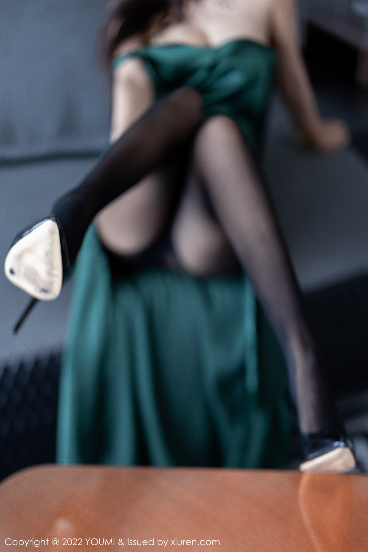 【YOUMI尤蜜荟】20220831Vol837laura阿姣【70P】-[秀人套图]