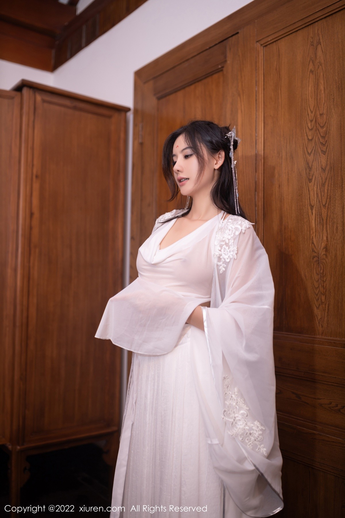 【XiuRen秀人網】20220909Vol5573就是阿朱啊【85P】-[秀人套图]