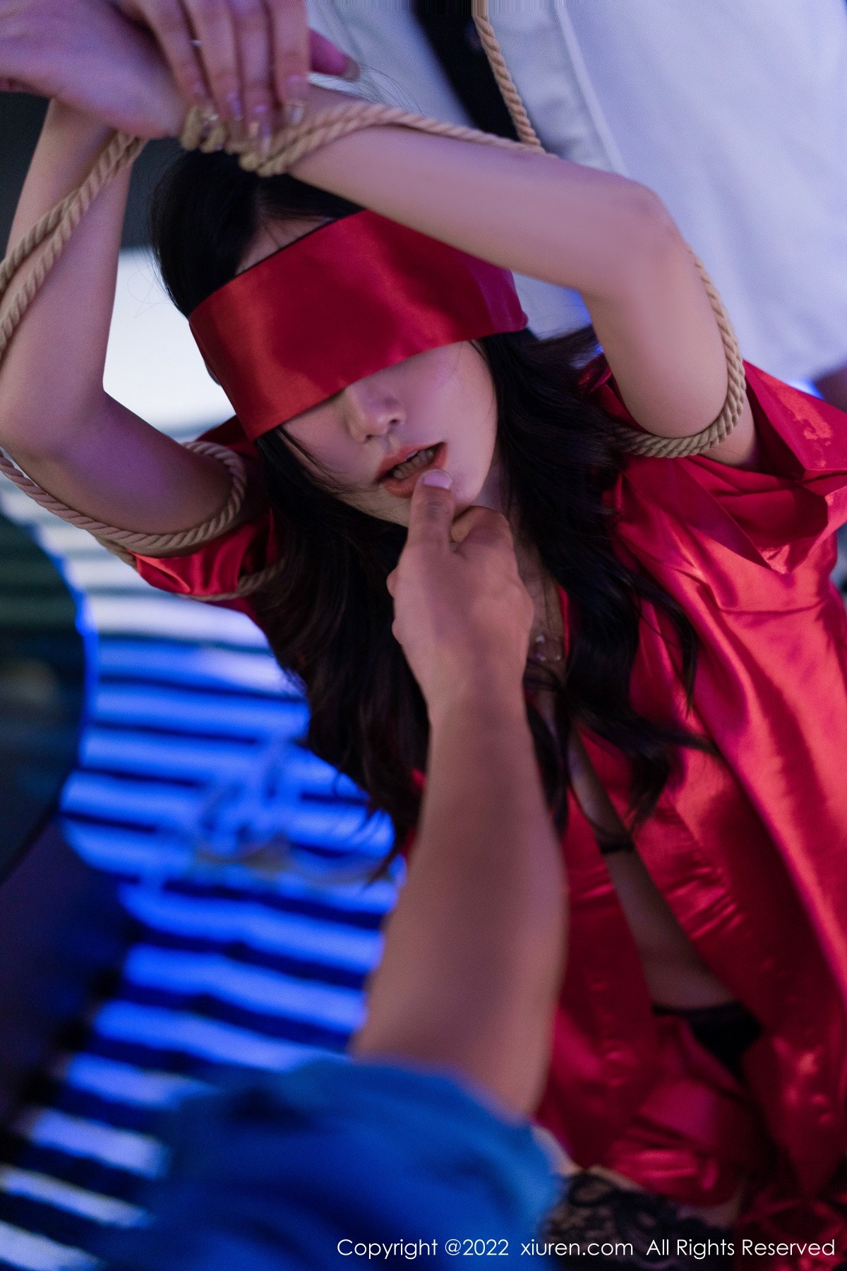 【XiuRen秀人網】20220914Vol5586laura阿姣【76P】-[秀人套图]