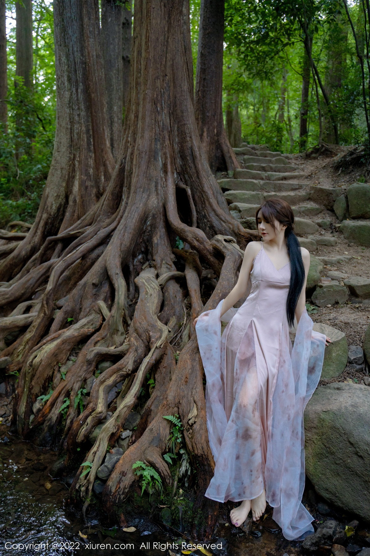 【XiuRen秀人網】20221011Vol5690婠婠麽【81P】-[秀人套图]