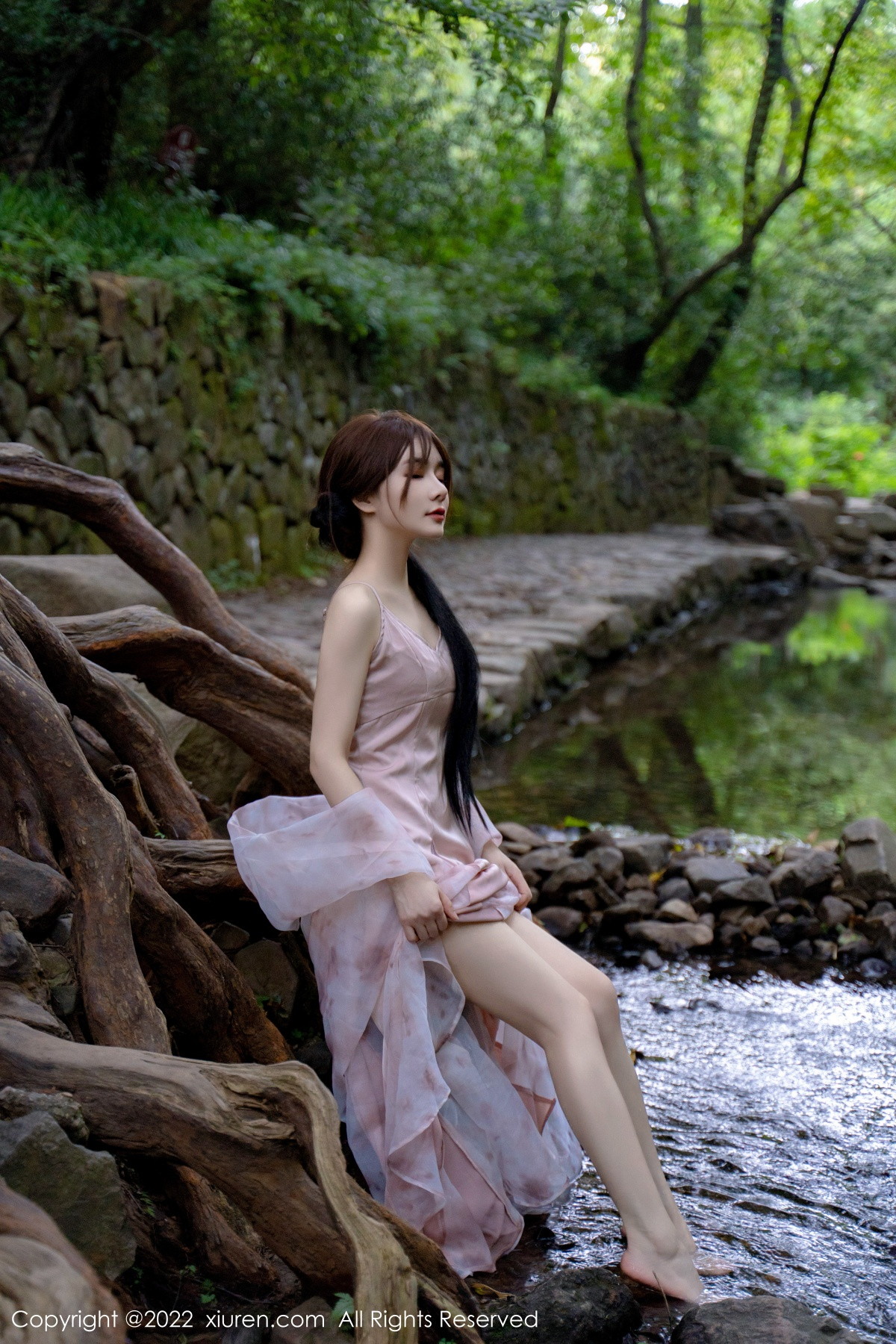 【XiuRen秀人網】20221011Vol5690婠婠麽【81P】-[秀人套图]