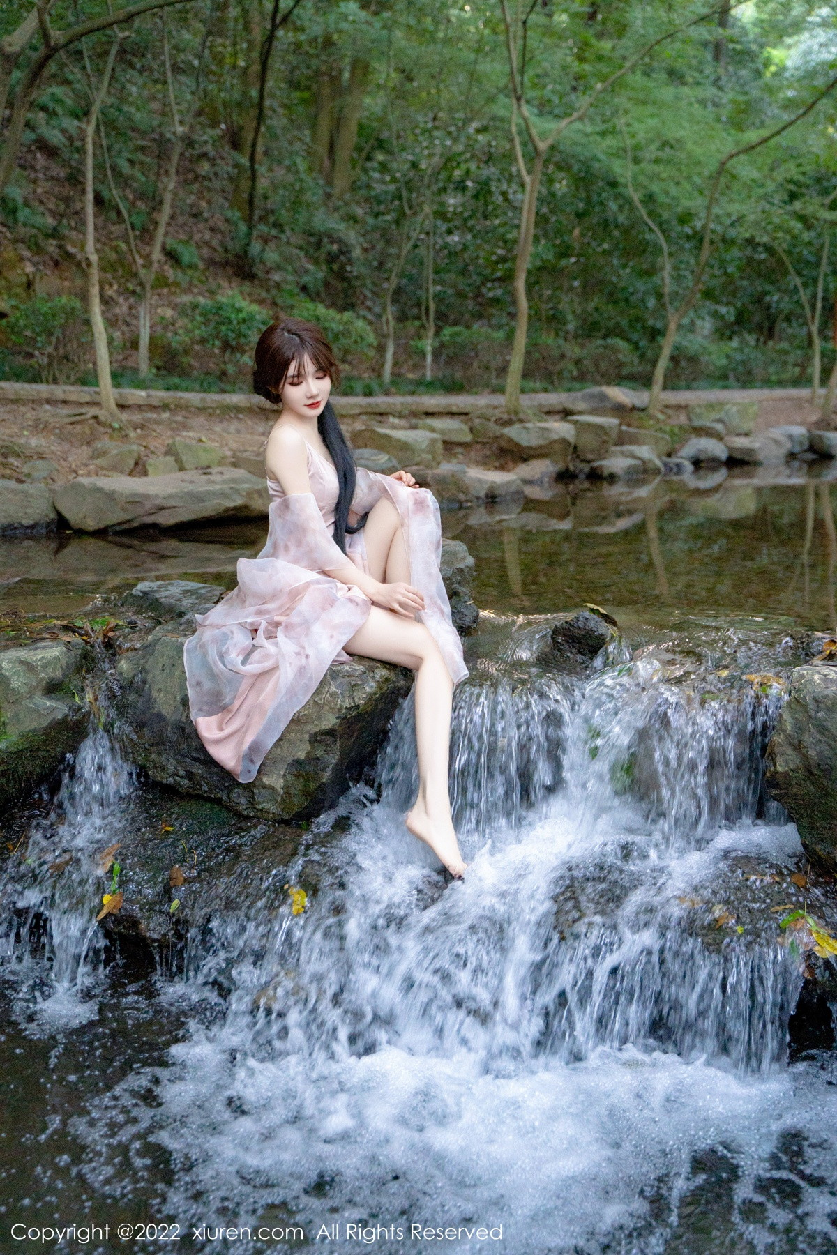 【XiuRen秀人網】20221011Vol5690婠婠麽【81P】-[秀人套图]