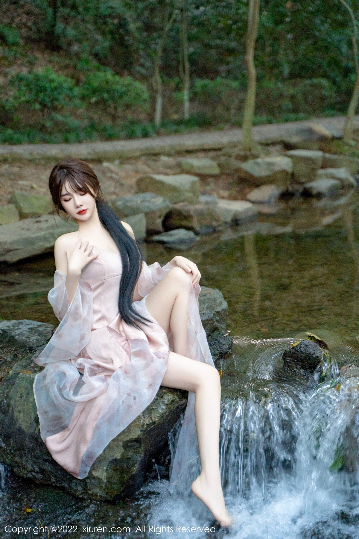 【XiuRen秀人網】20221011Vol5690婠婠麽【81P】-[秀人套图]