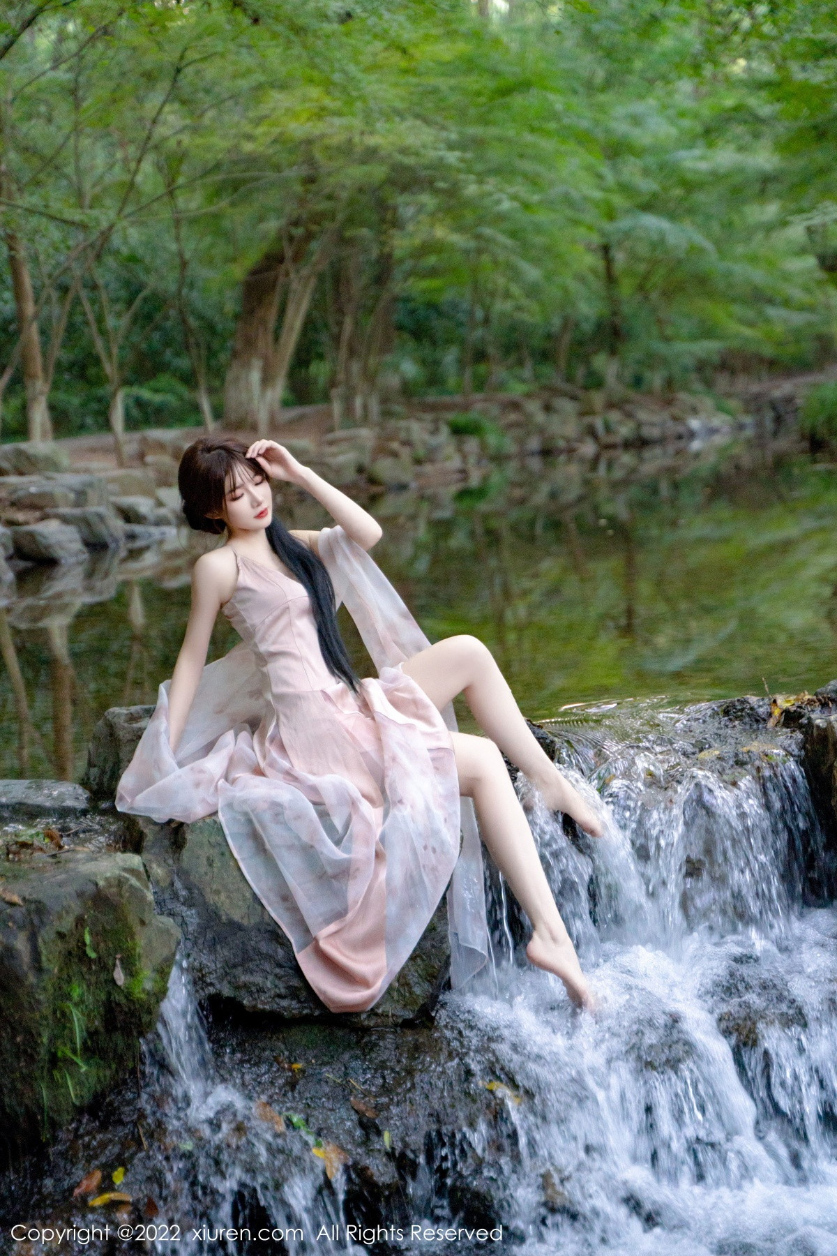 【XiuRen秀人網】20221011Vol5690婠婠麽【81P】-[秀人套图]