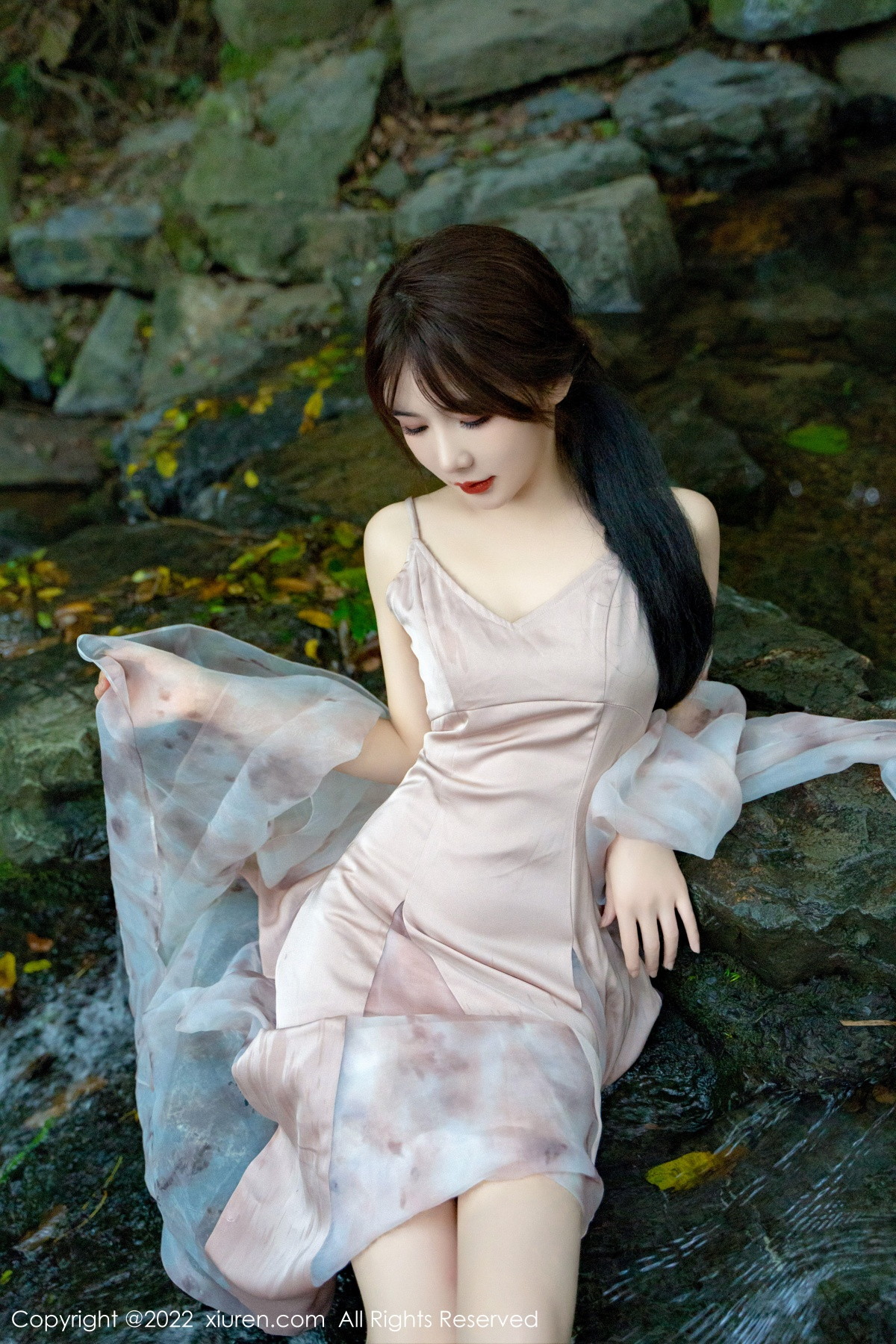 【XiuRen秀人網】20221011Vol5690婠婠麽【81P】-[秀人套图]