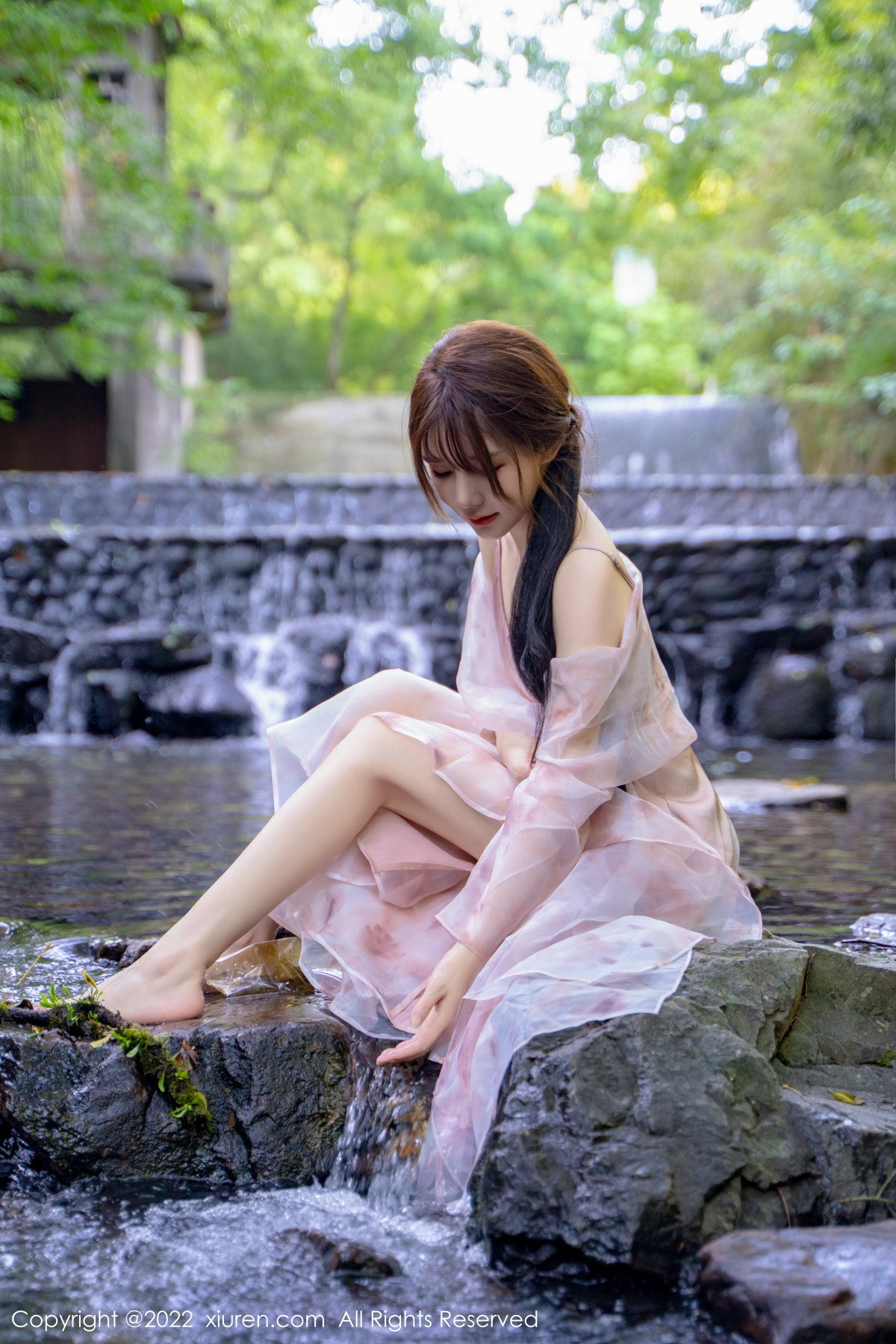 【XiuRen秀人網】20221011Vol5690婠婠麽【81P】-[秀人套图]