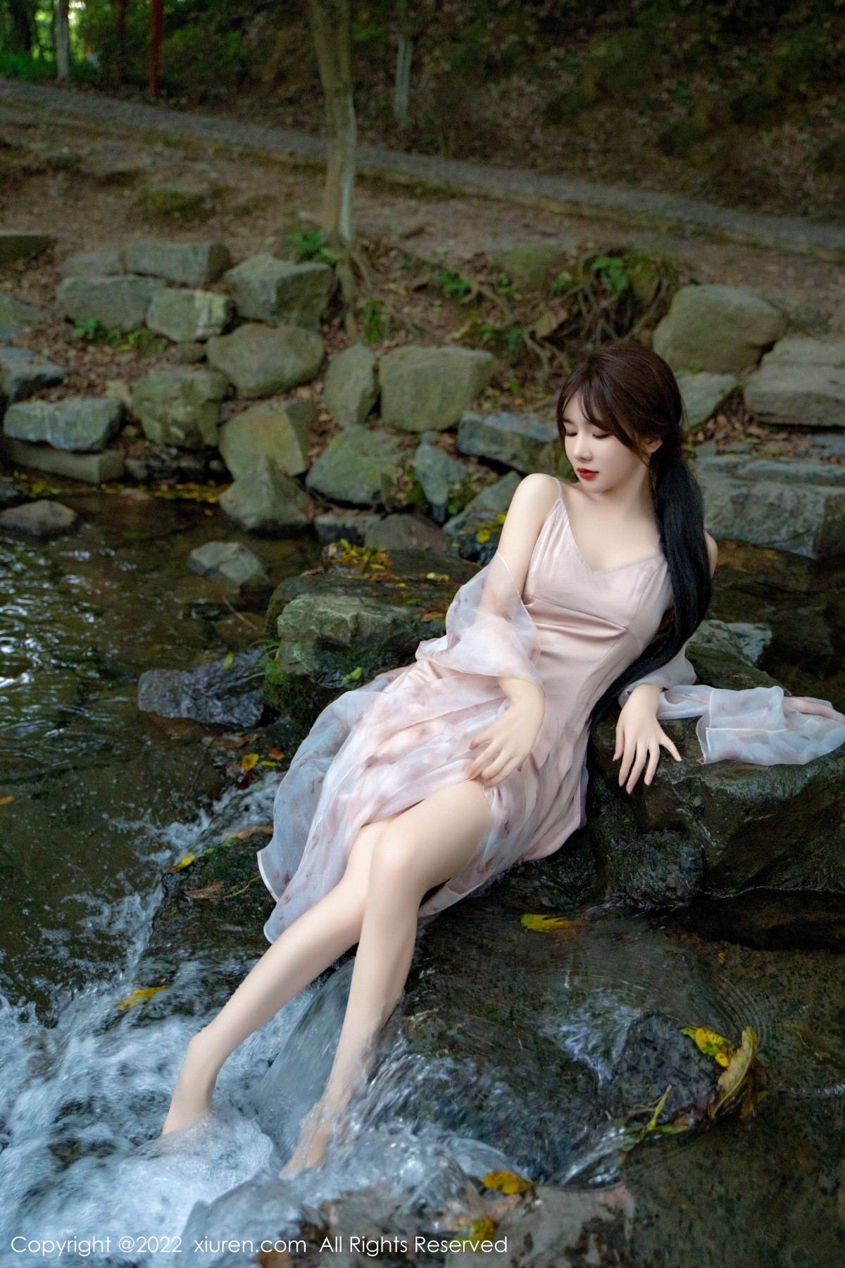 【XiuRen秀人網】20221011Vol5690婠婠麽【81P】-[秀人套图]