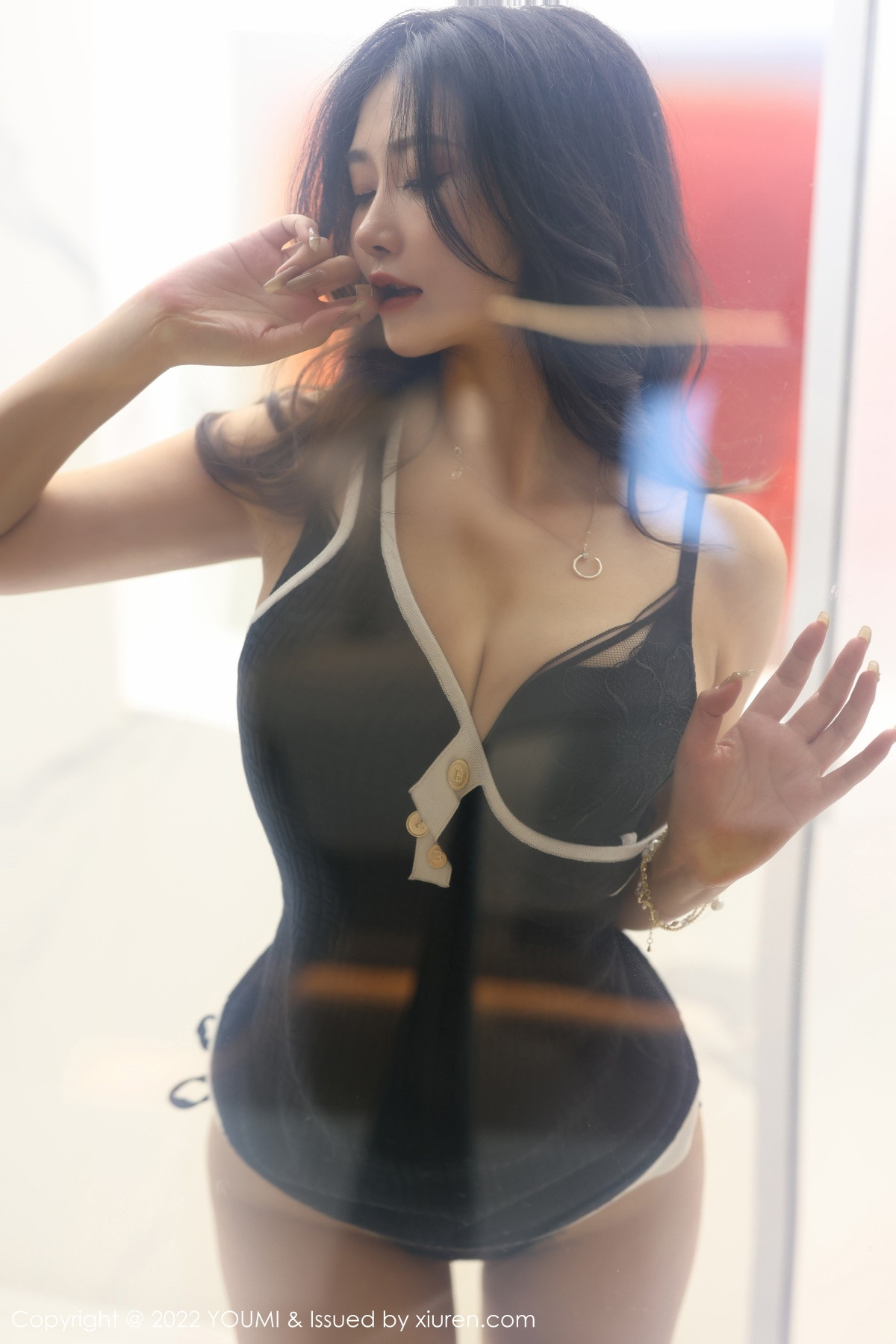 【YOUMI尤蜜荟】20221019Vol855laura阿姣【79P】-[秀人套图]