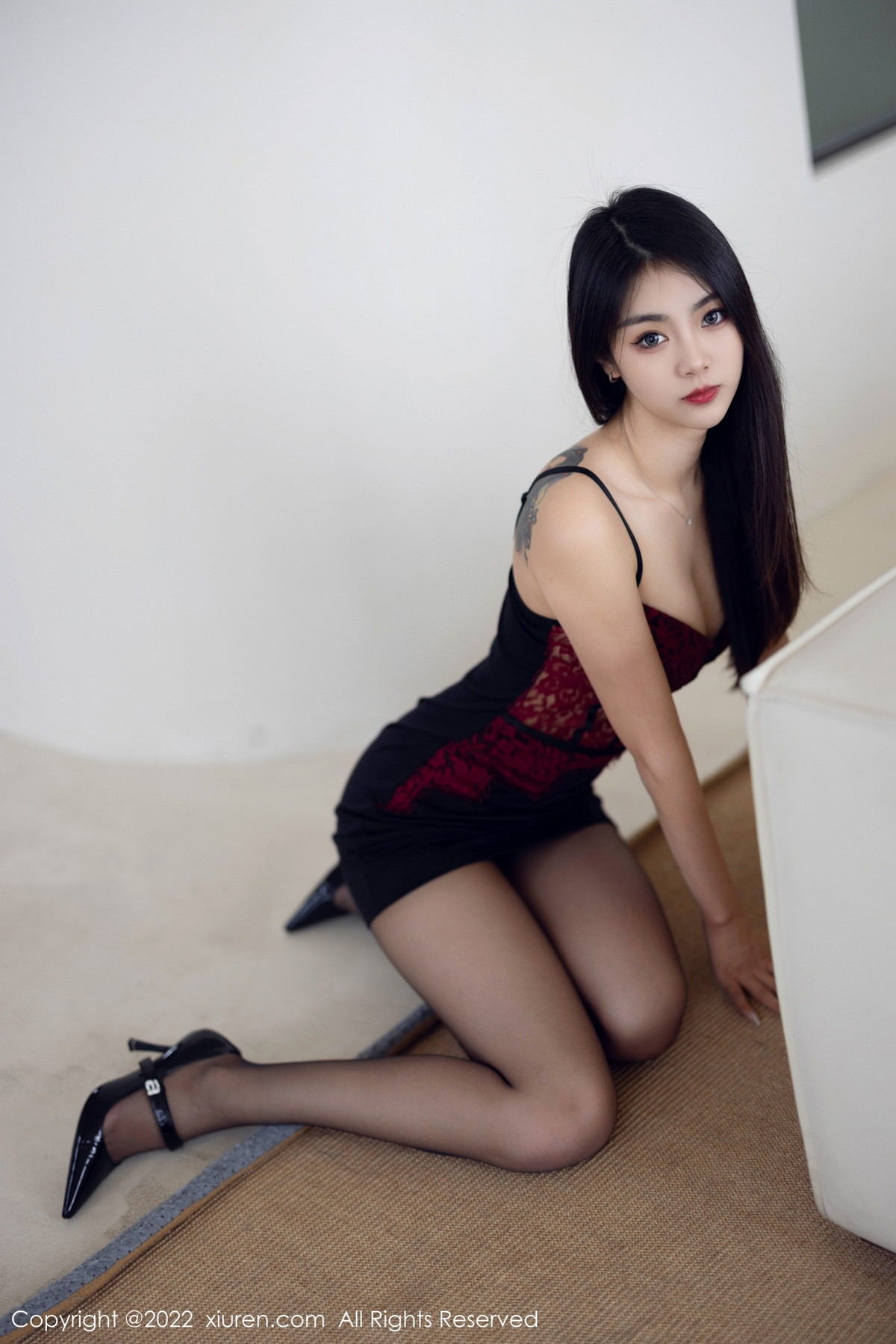 【XiuRen秀人網】20221027Vol5769可樂Vicky【63P】-[秀人套图]