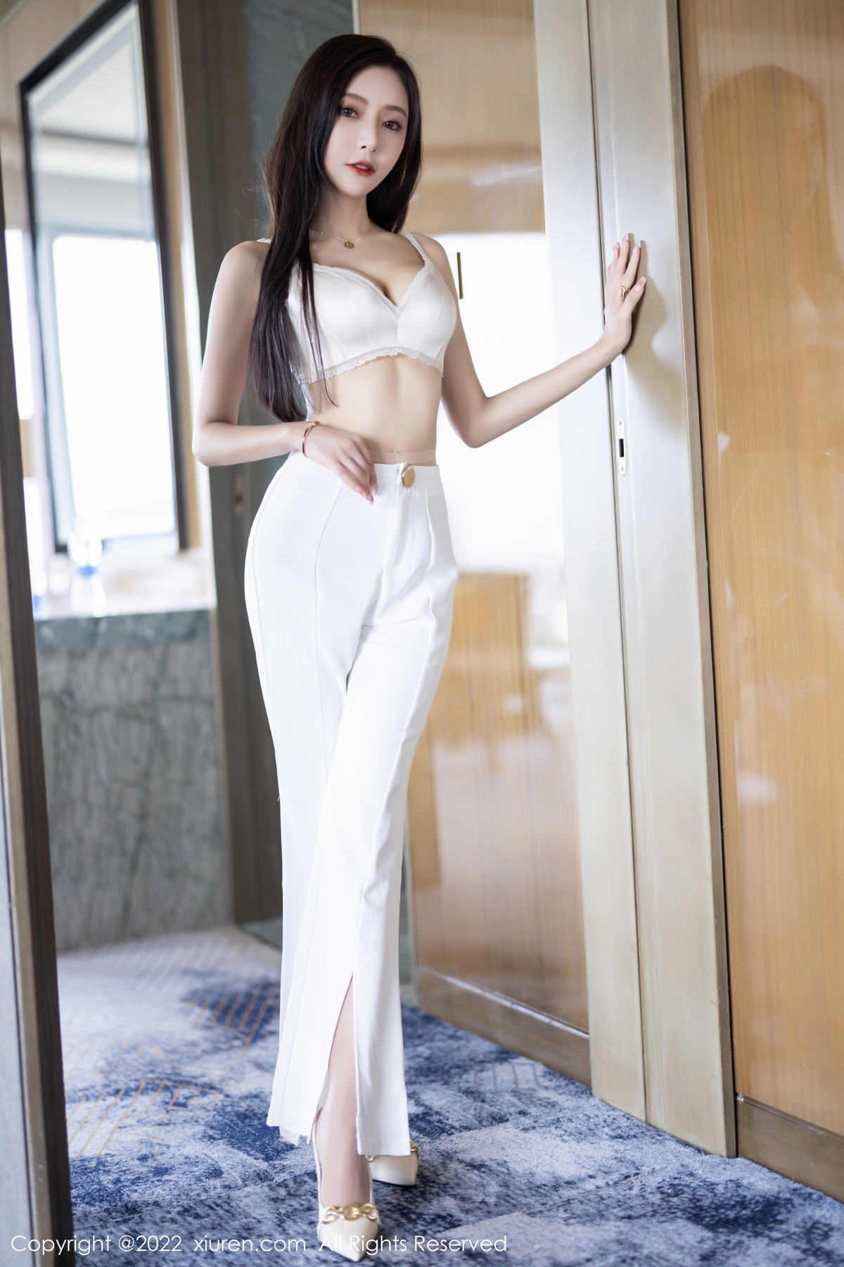 【XiuRen秀人網】20221101Vol5790王馨瑤yanni【90P】-[秀人套图]