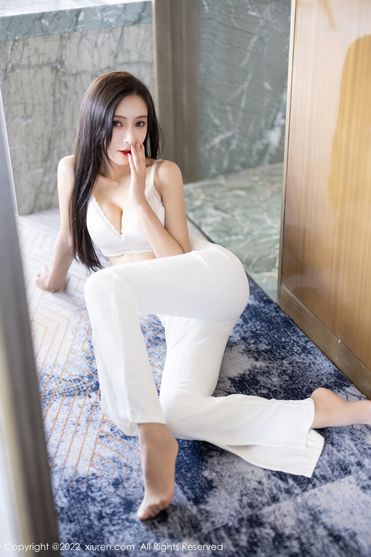 【XiuRen秀人網】20221101Vol5790王馨瑤yanni【90P】-[秀人套图]