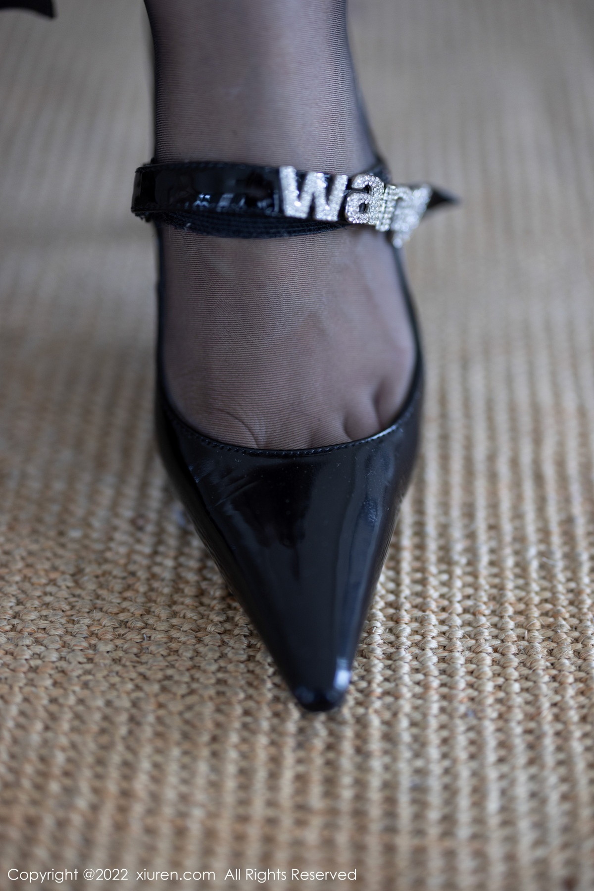 【XiuRen秀人網】20221110Vol5837可樂Vicky【85P】-[秀人套图]