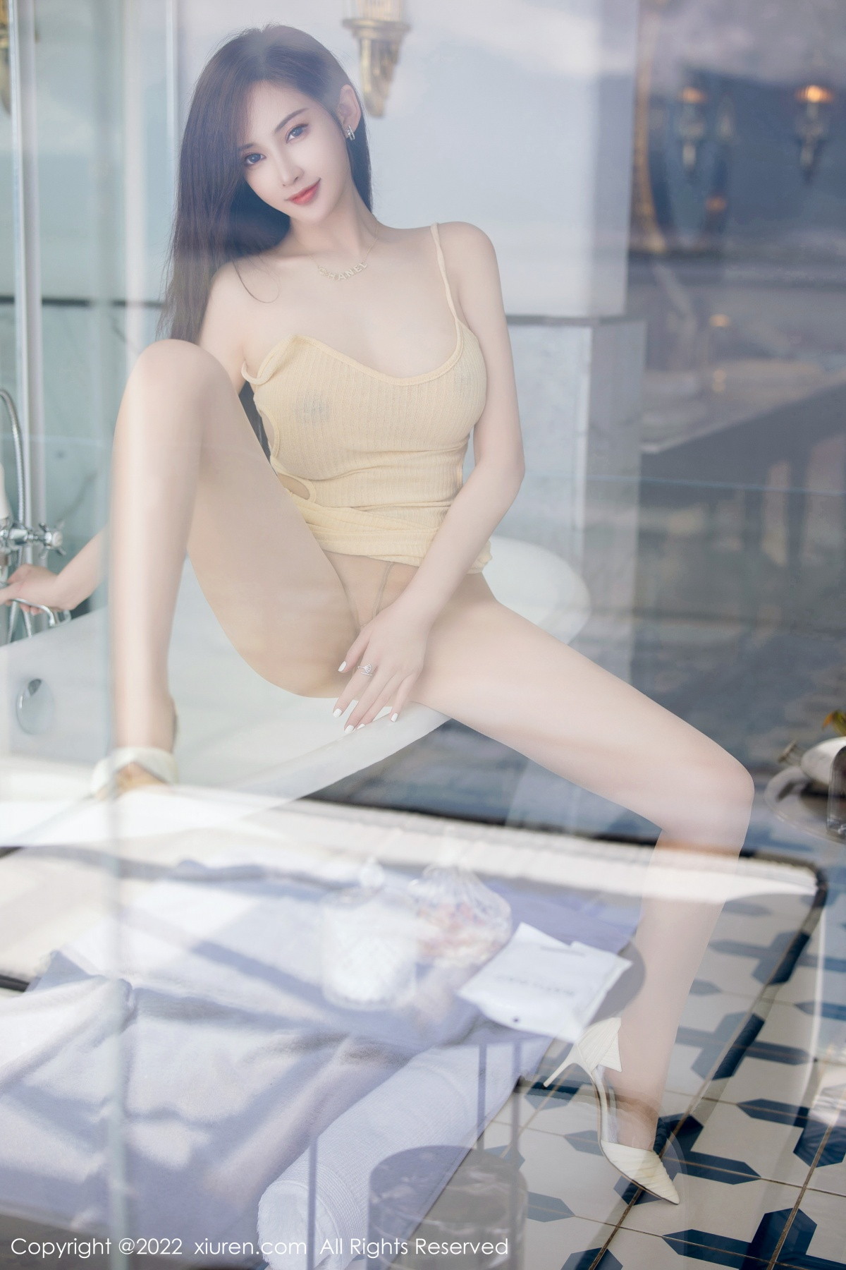 【XiuRen秀人網】20221125Vol5912土肥圓Carol【82P】-[秀人套图]