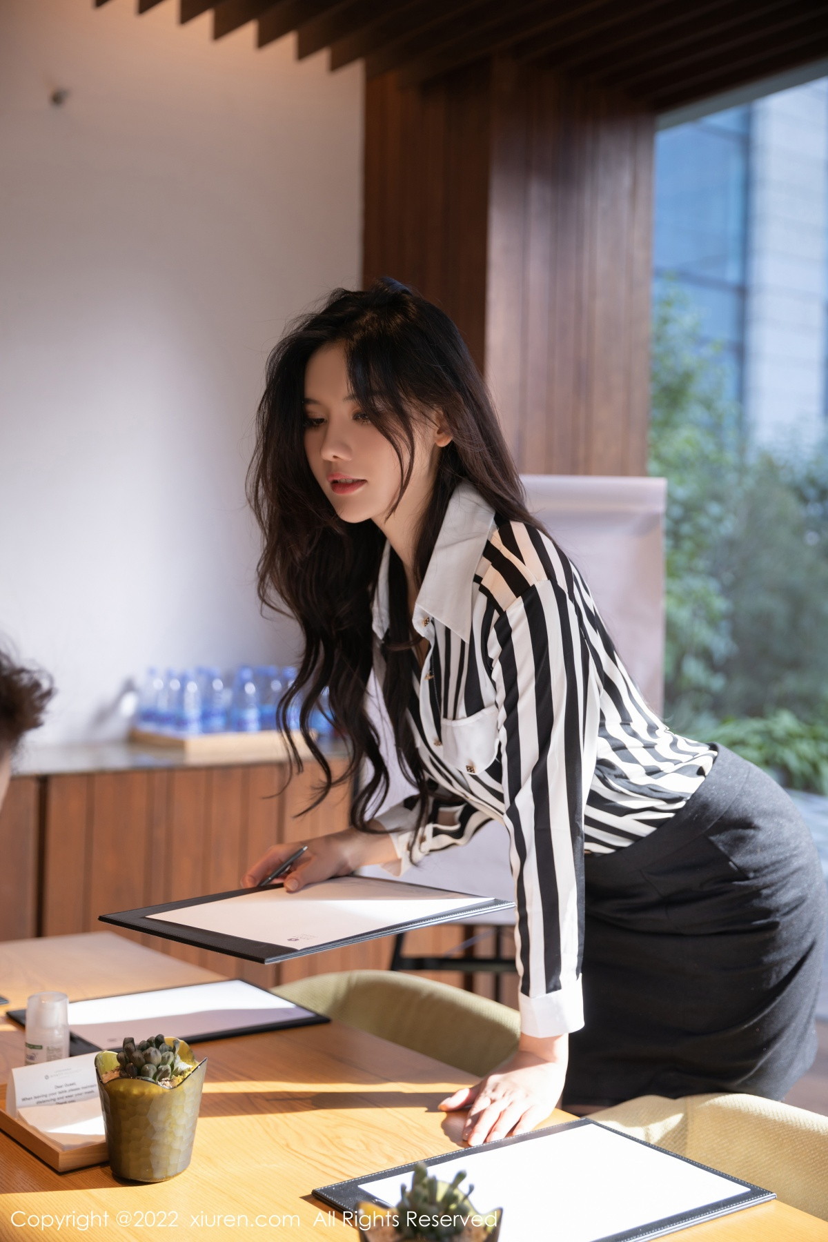 【XiuRen秀人網】20221125Vol5910就是阿朱啊【79P】-[秀人套图]