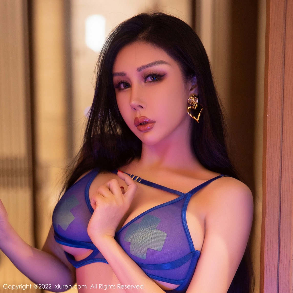 【XiuRen秀人網】20221202Vol5941田冰冰【72P】-[秀人套图]