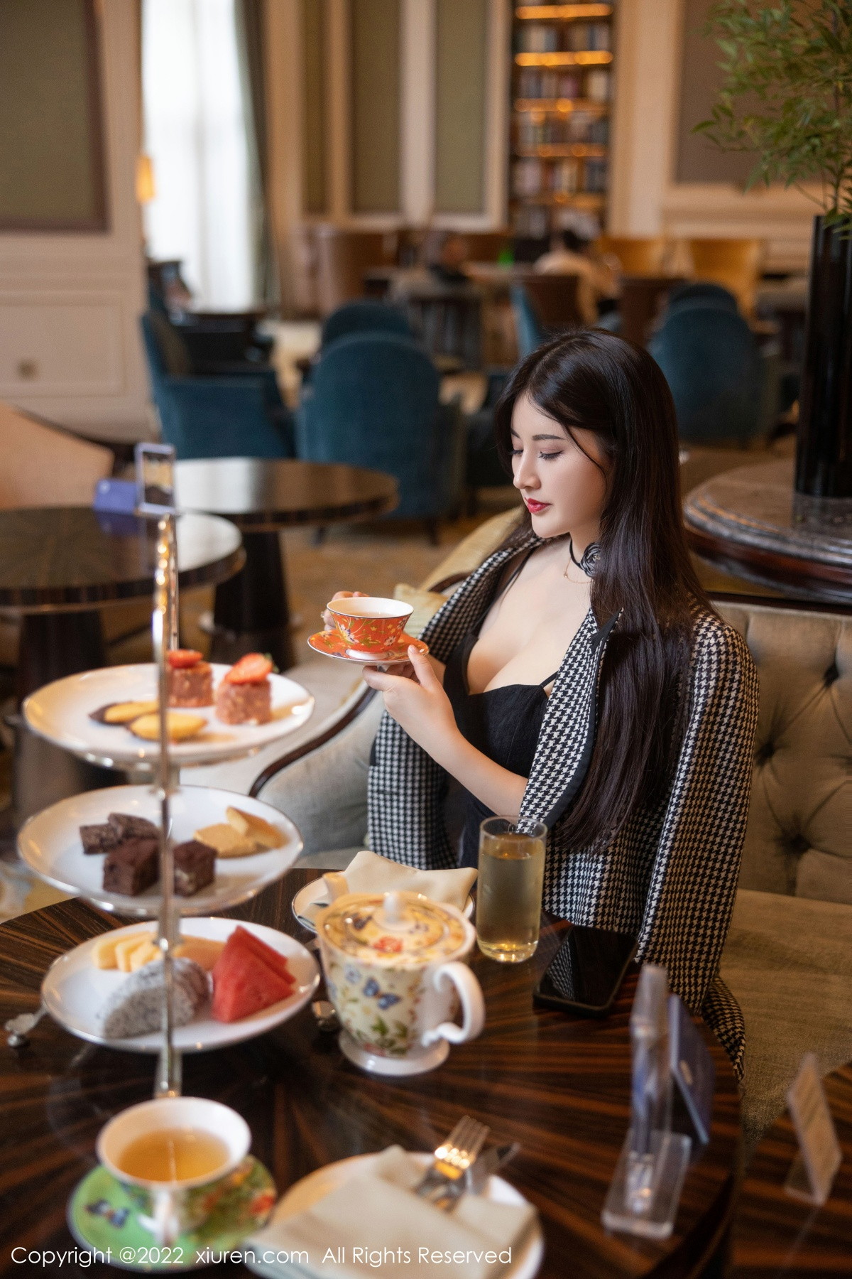 【XiuRen秀人網】20221227Vol6049詩詩kiki【70P】-[秀人套图]