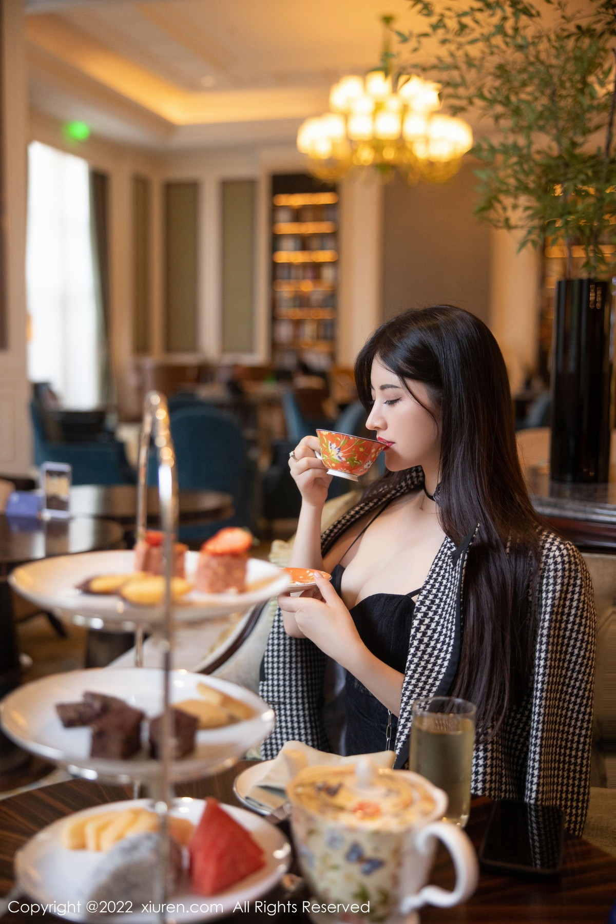 【XiuRen秀人網】20221227Vol6049詩詩kiki【70P】-[秀人套图]