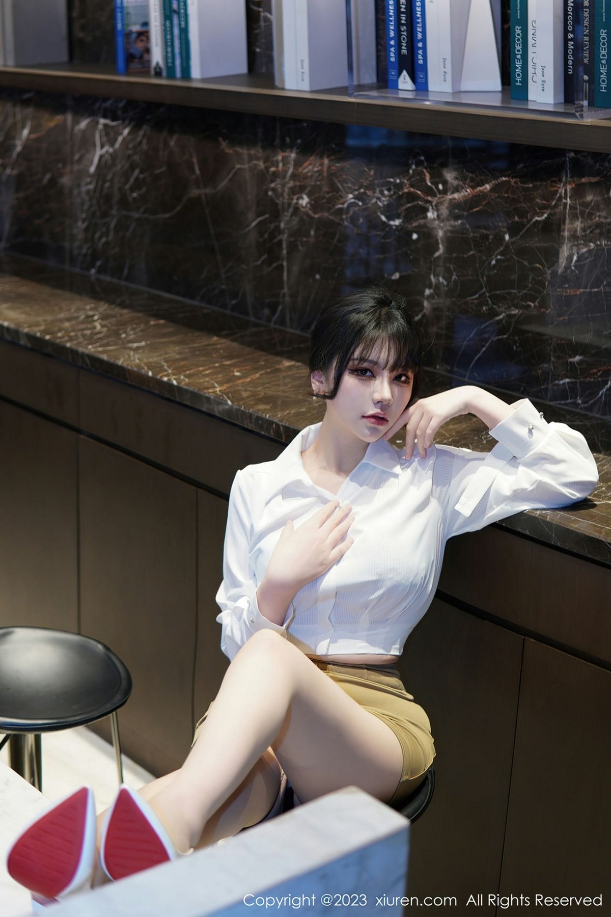 【XiuRen秀人網】20230110Vol6111桃桃子【86P】-[秀人套图]