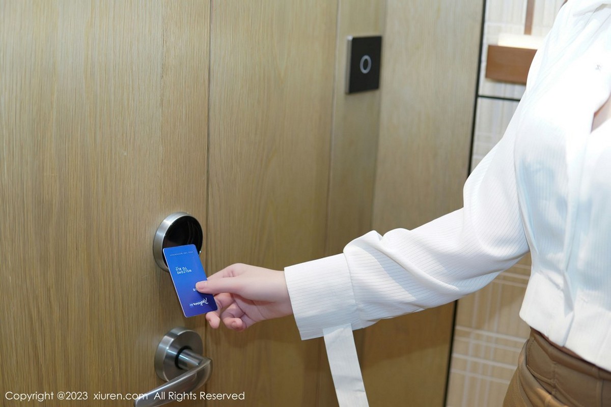 【XiuRen秀人網】20230110Vol6111桃桃子【86P】-[秀人套图]